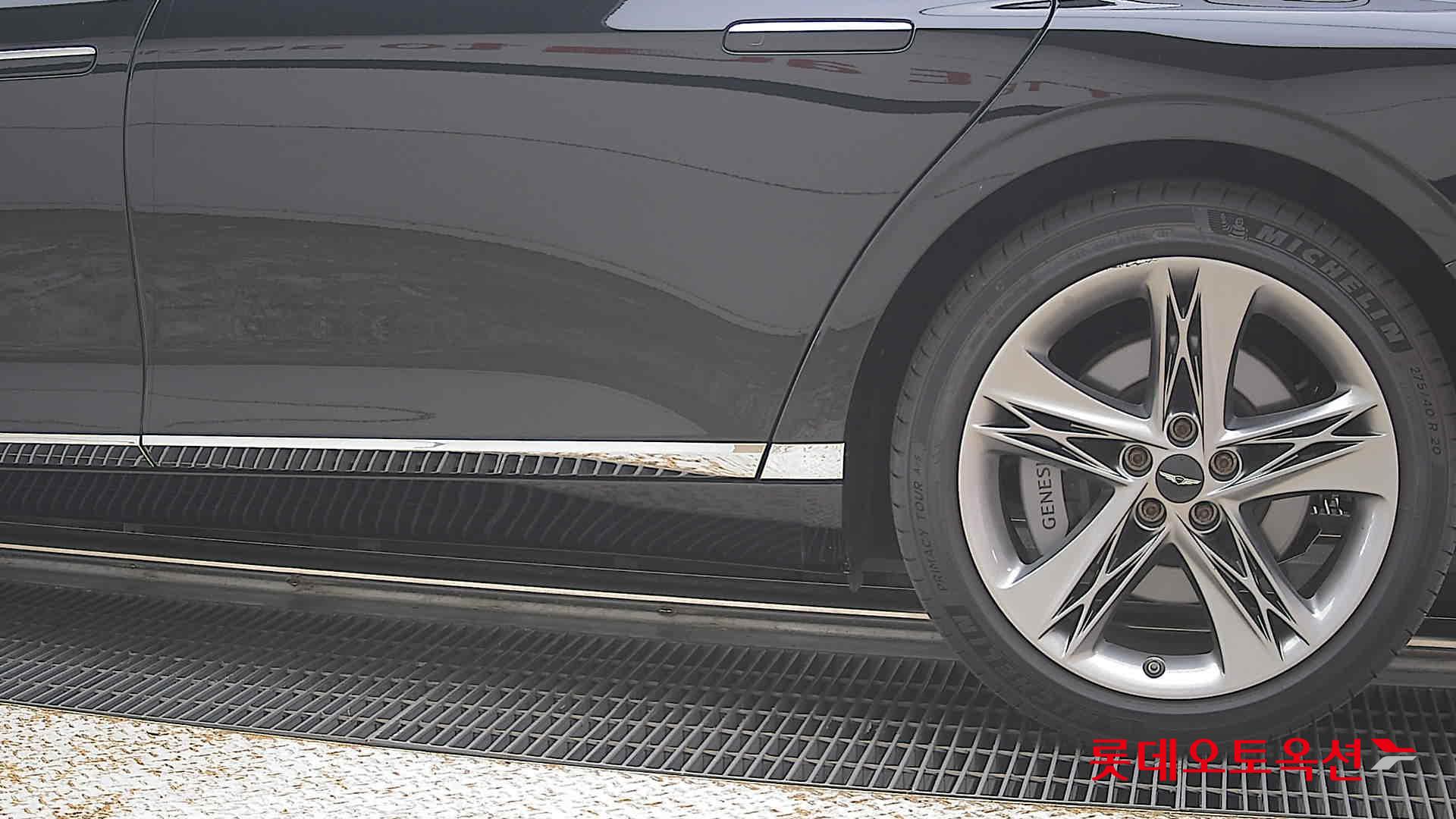 2023 - genesis g90