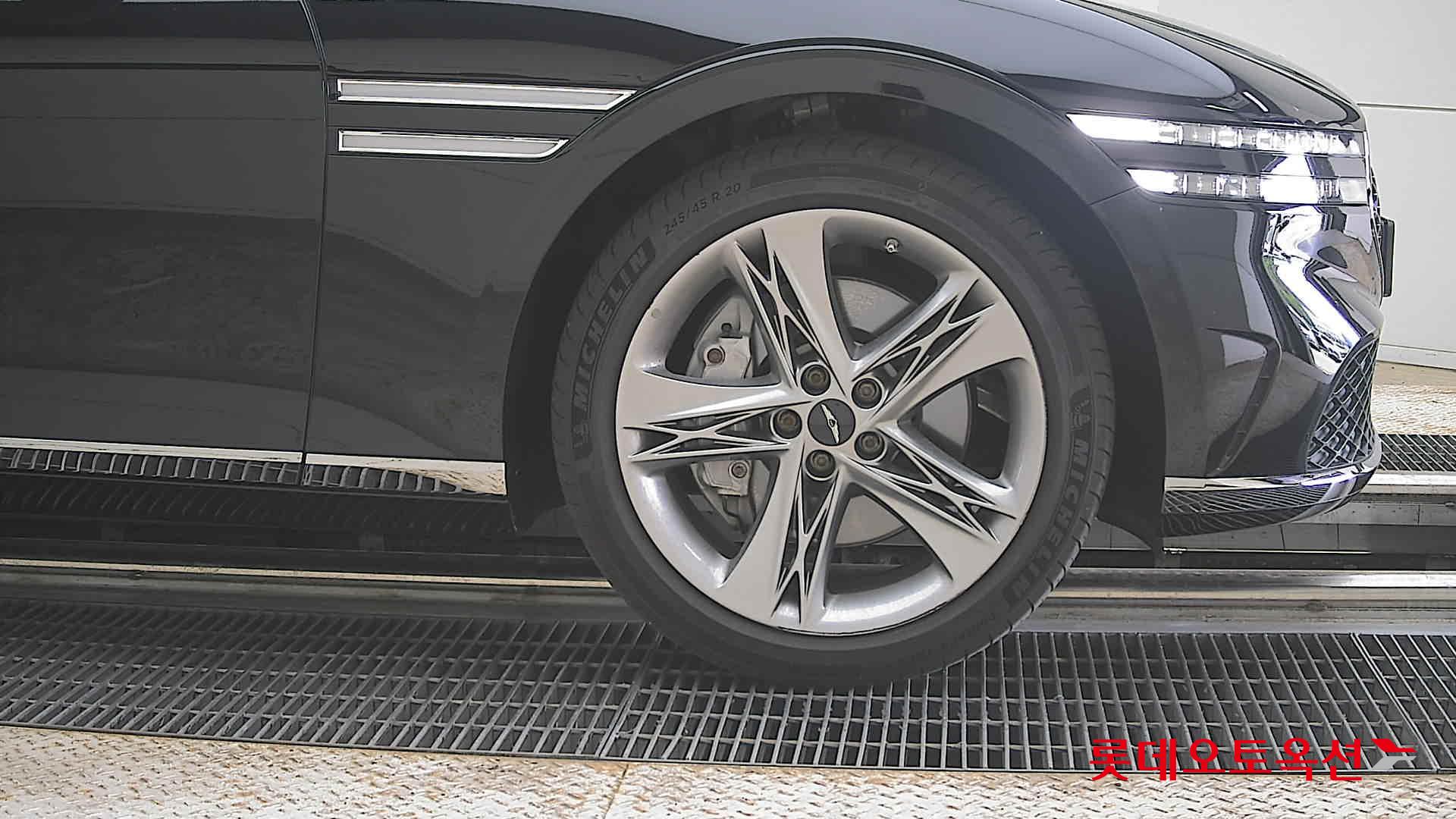 2023 - genesis g90
