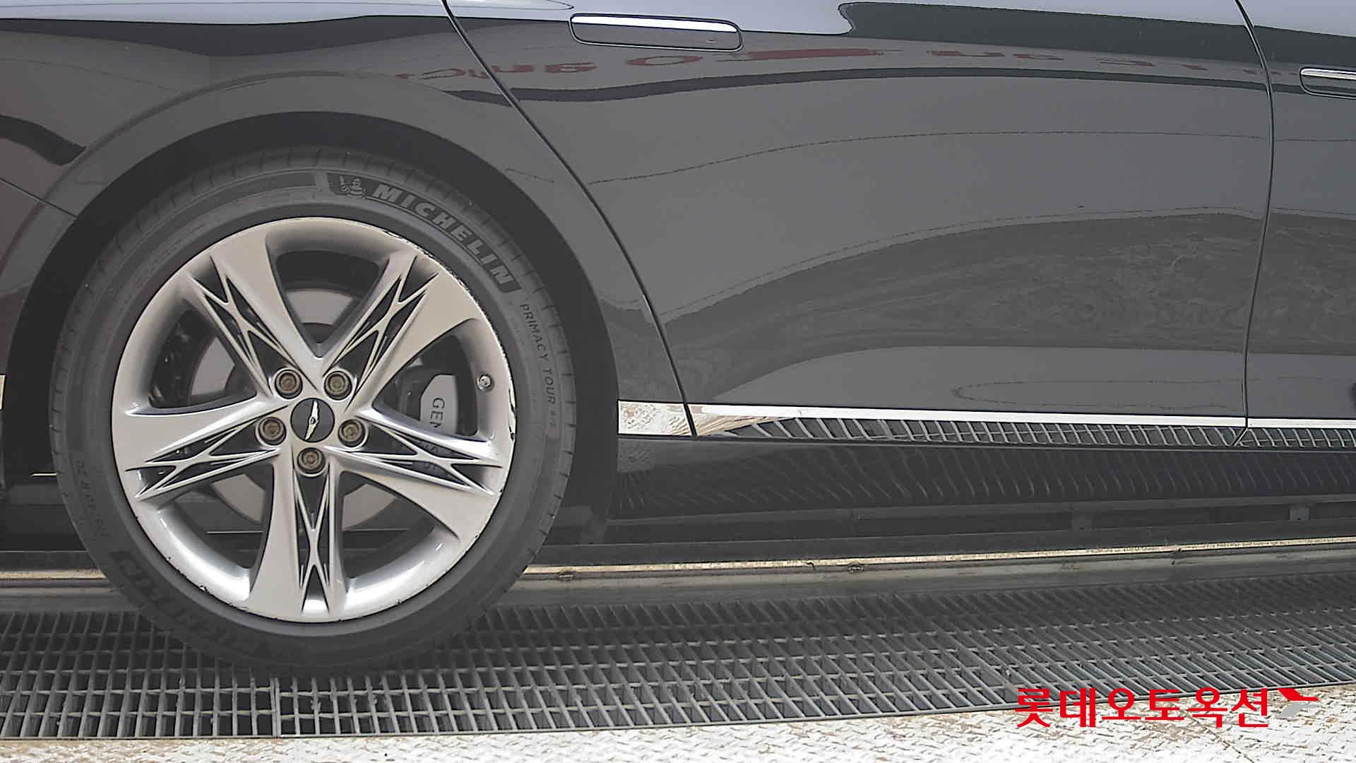 2023 - genesis g90