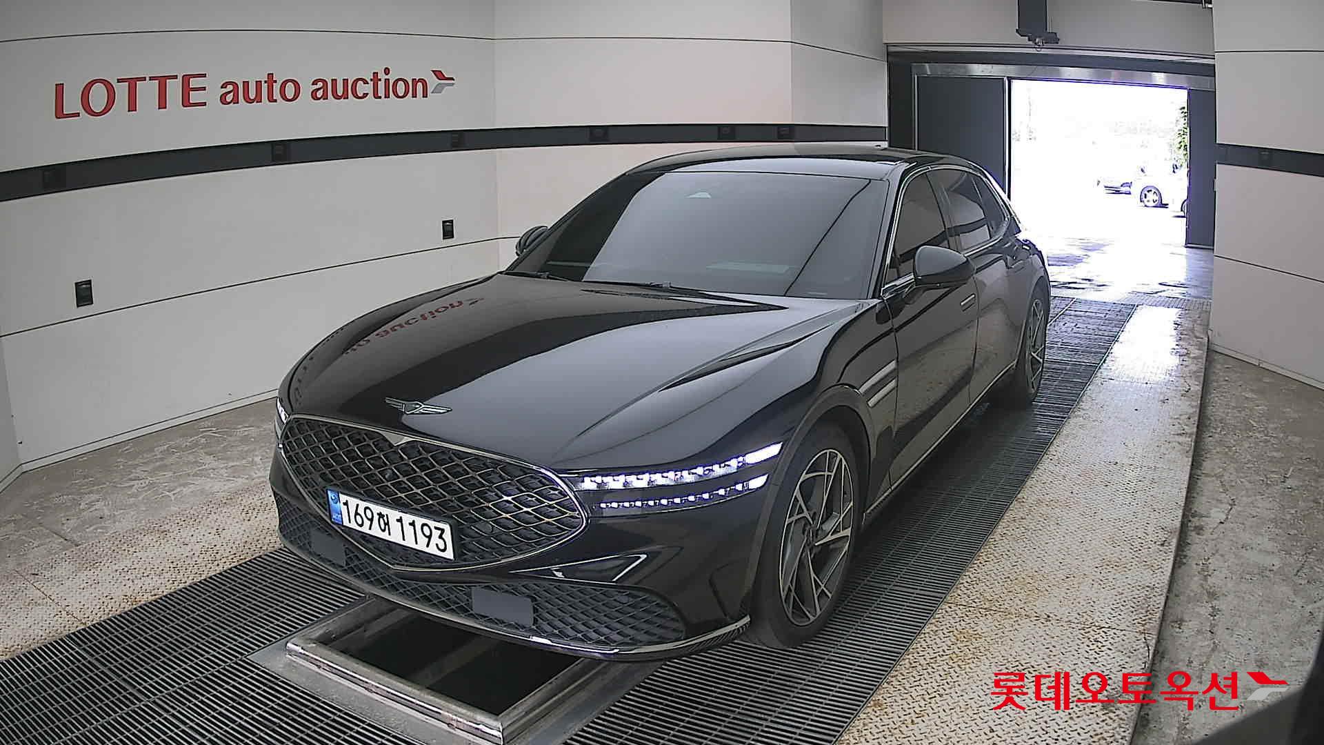 2022 - genesis g90