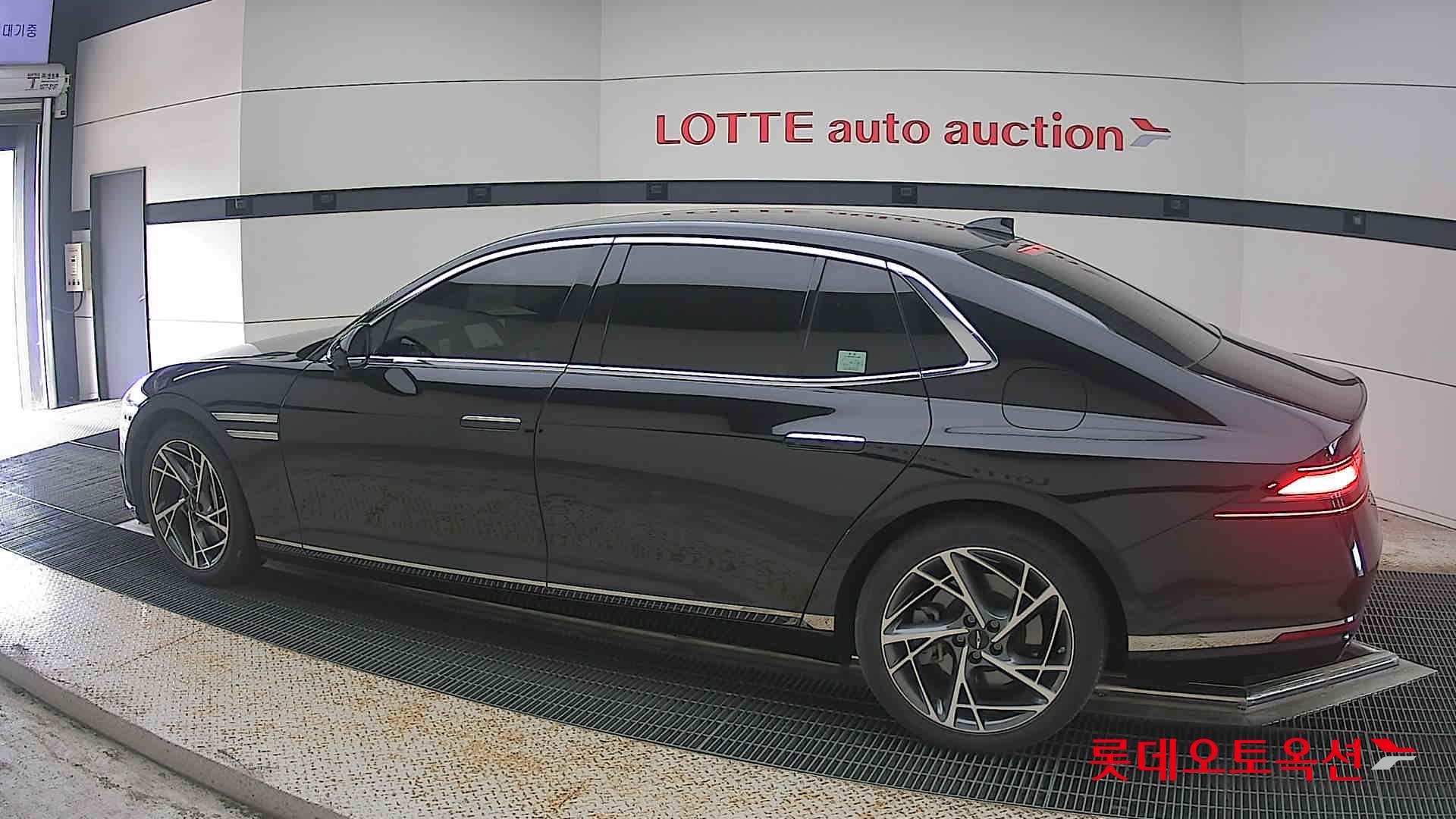 2022 - genesis g90