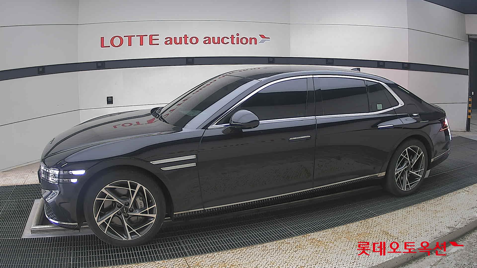 2022 - genesis g90