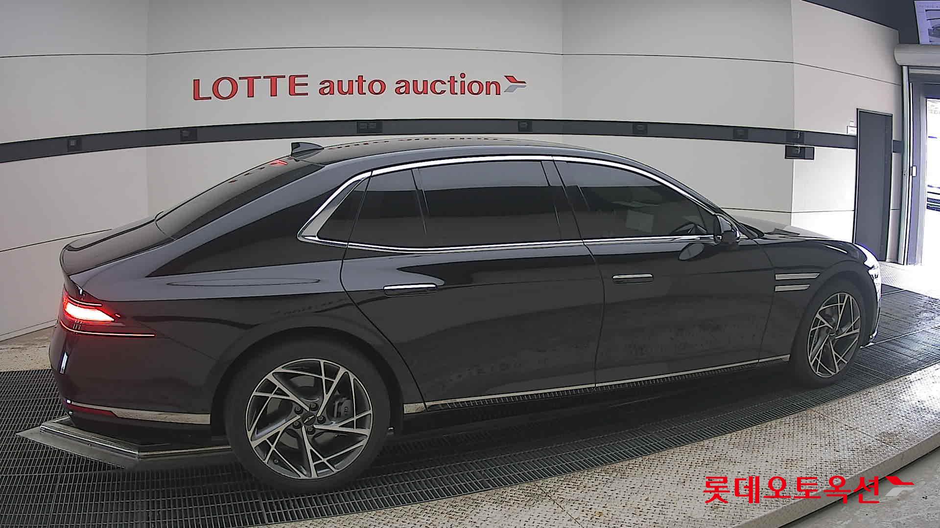 2022 - genesis g90