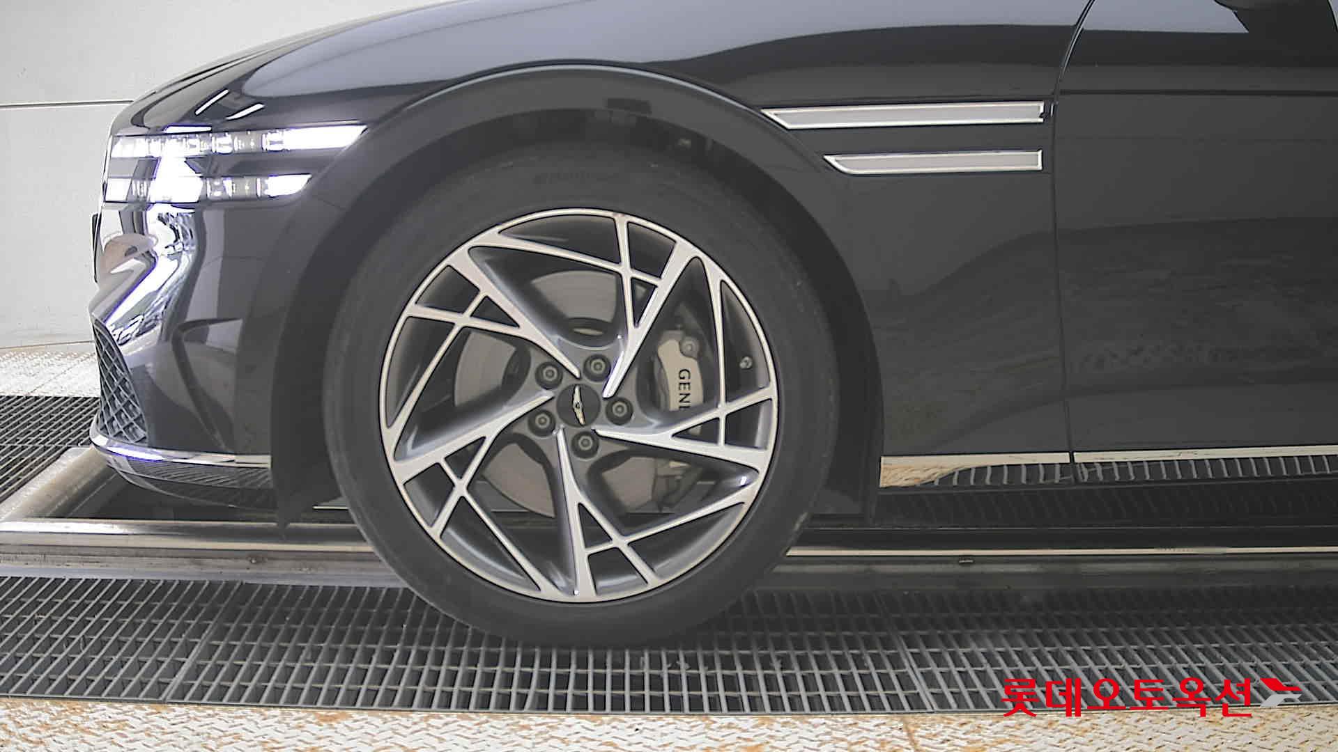 2022 - genesis g90