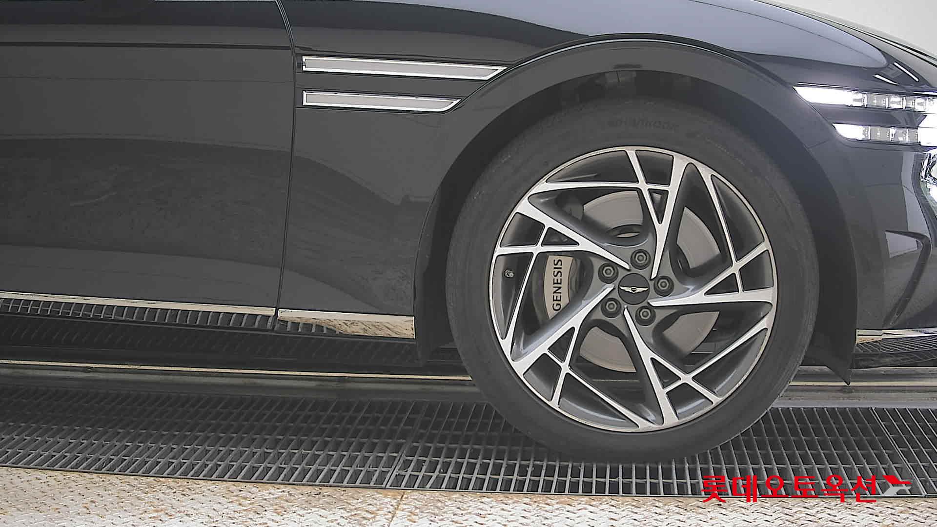 2022 - genesis g90