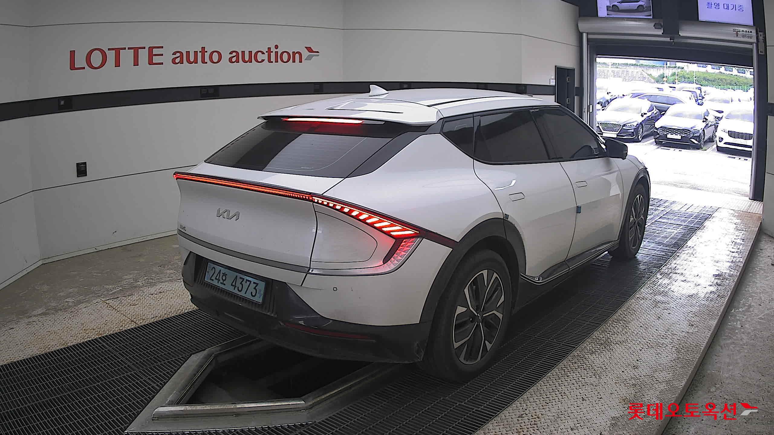 2023 - kia ev6