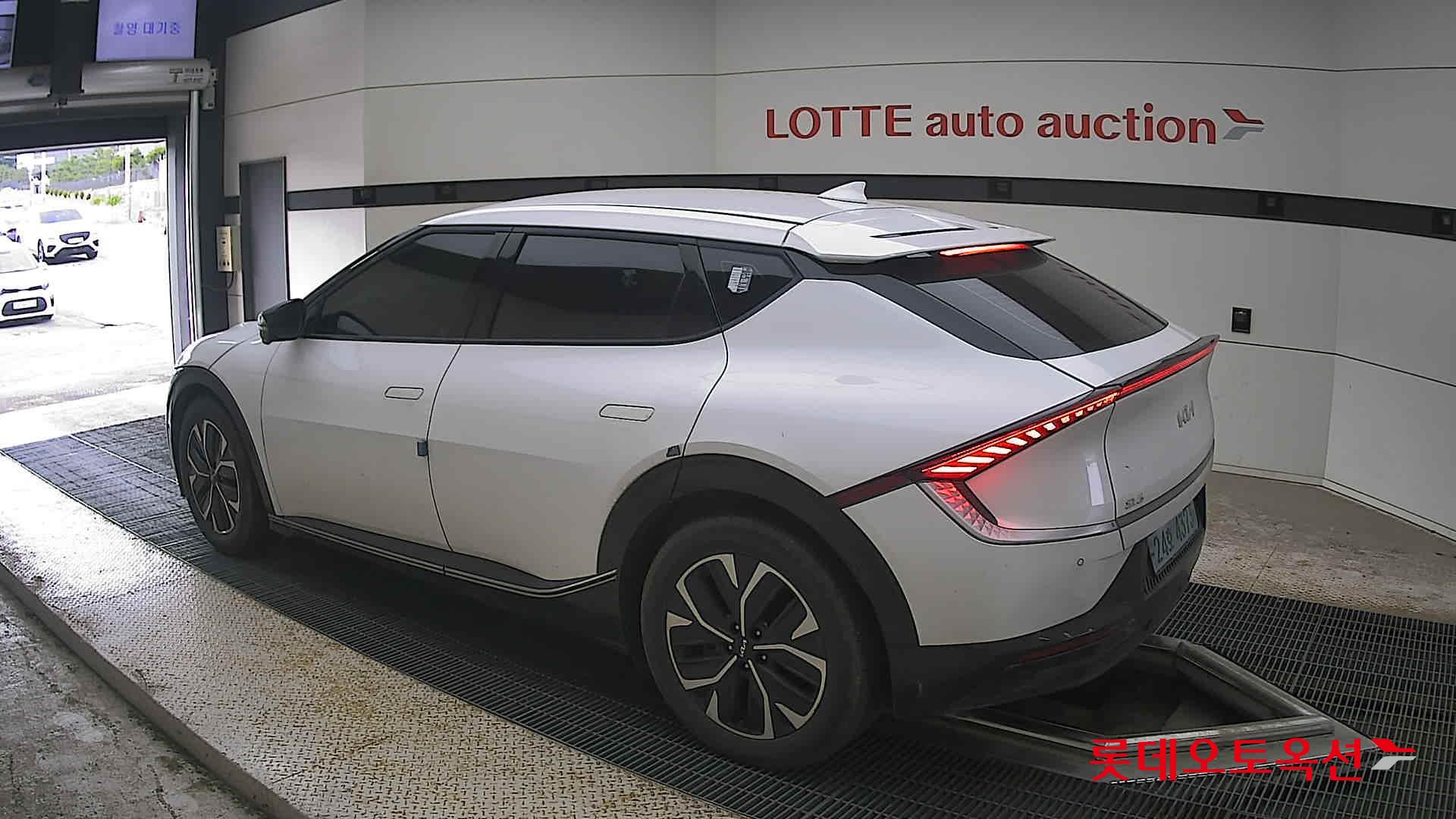 2023 - kia ev6