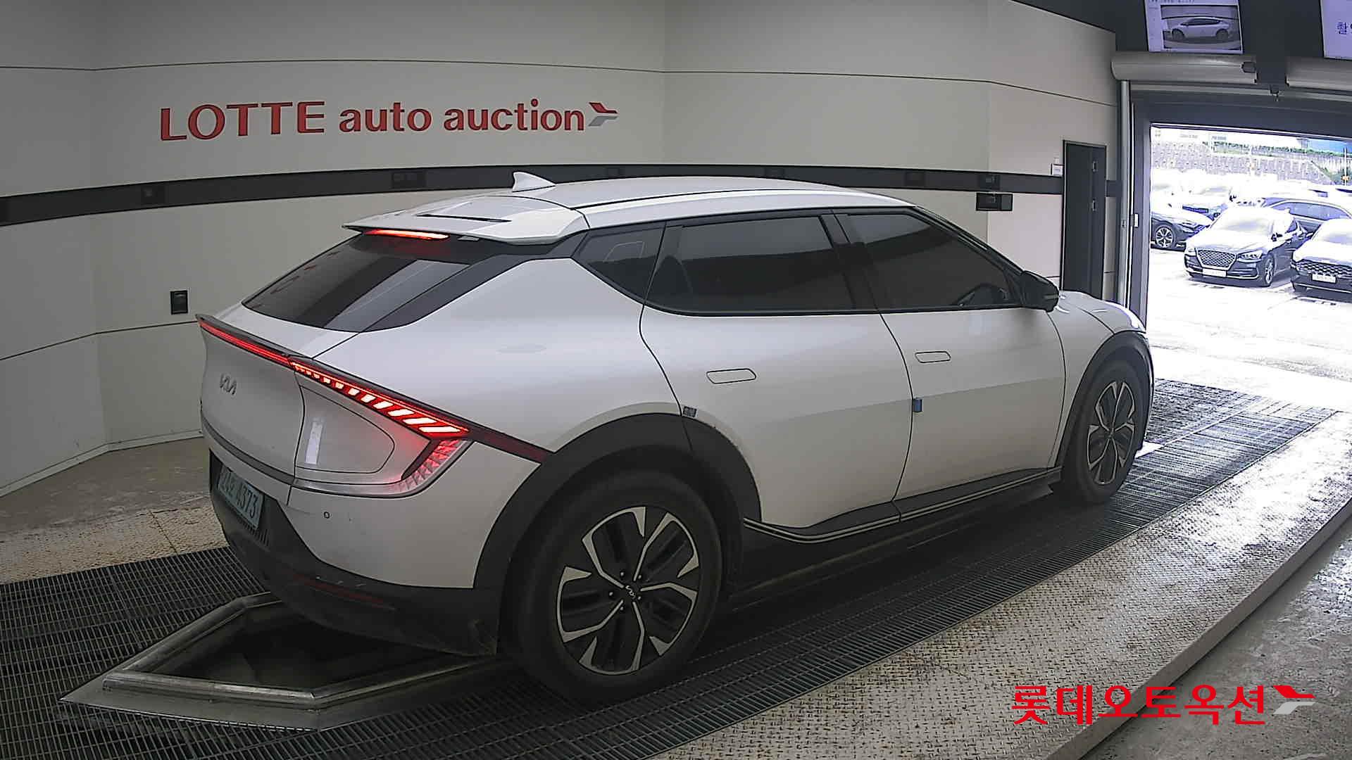 2023 - kia ev6