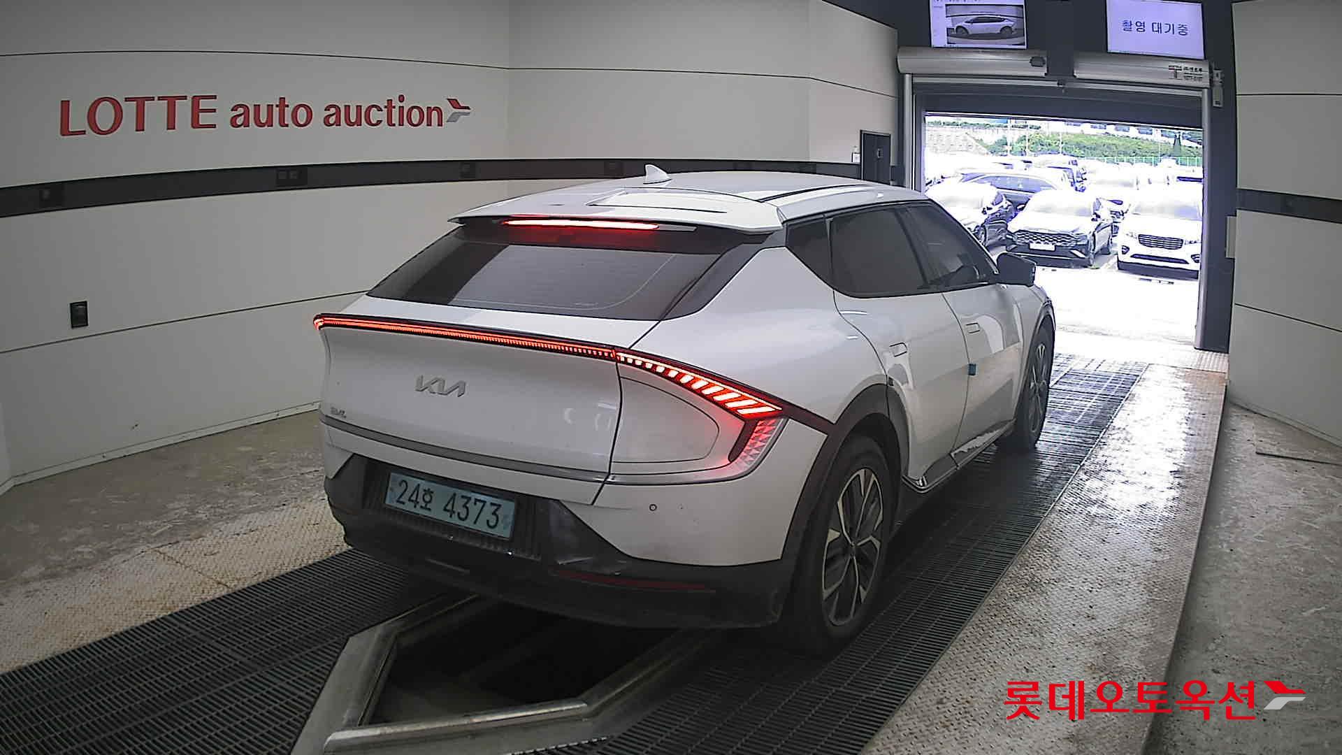 2023 - kia ev6