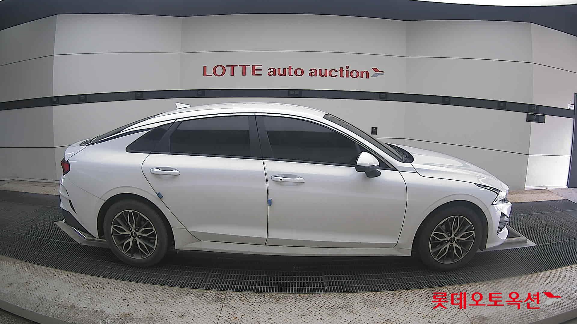 2022 - kia k5
