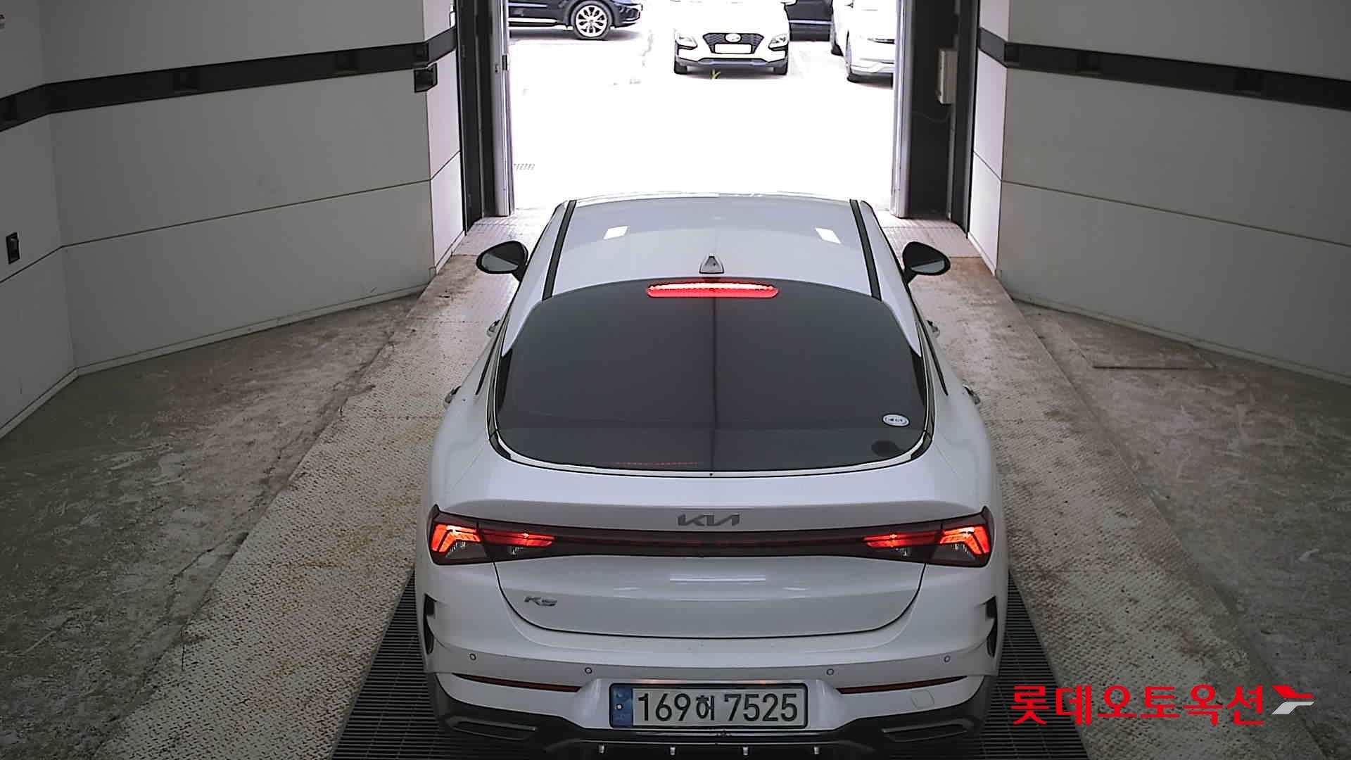 2022 - kia k5