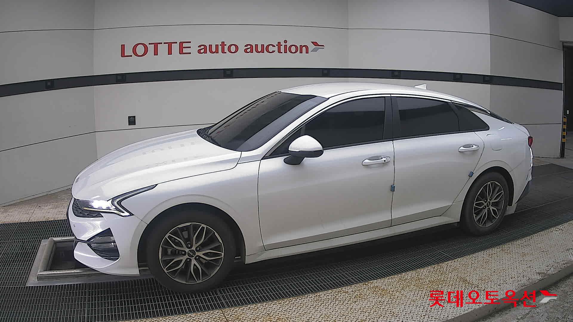 2022 - kia k5