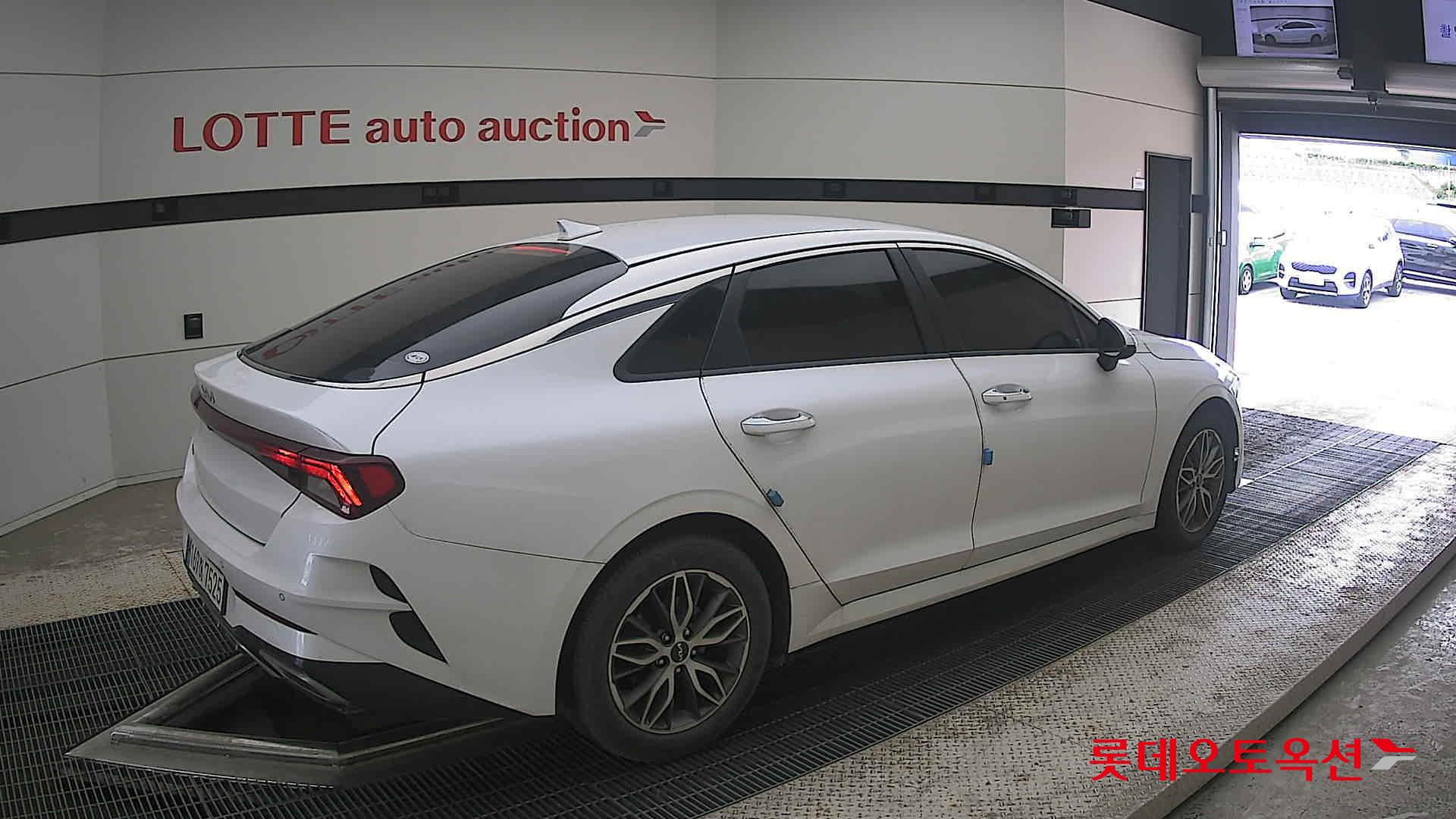 2022 - kia k5