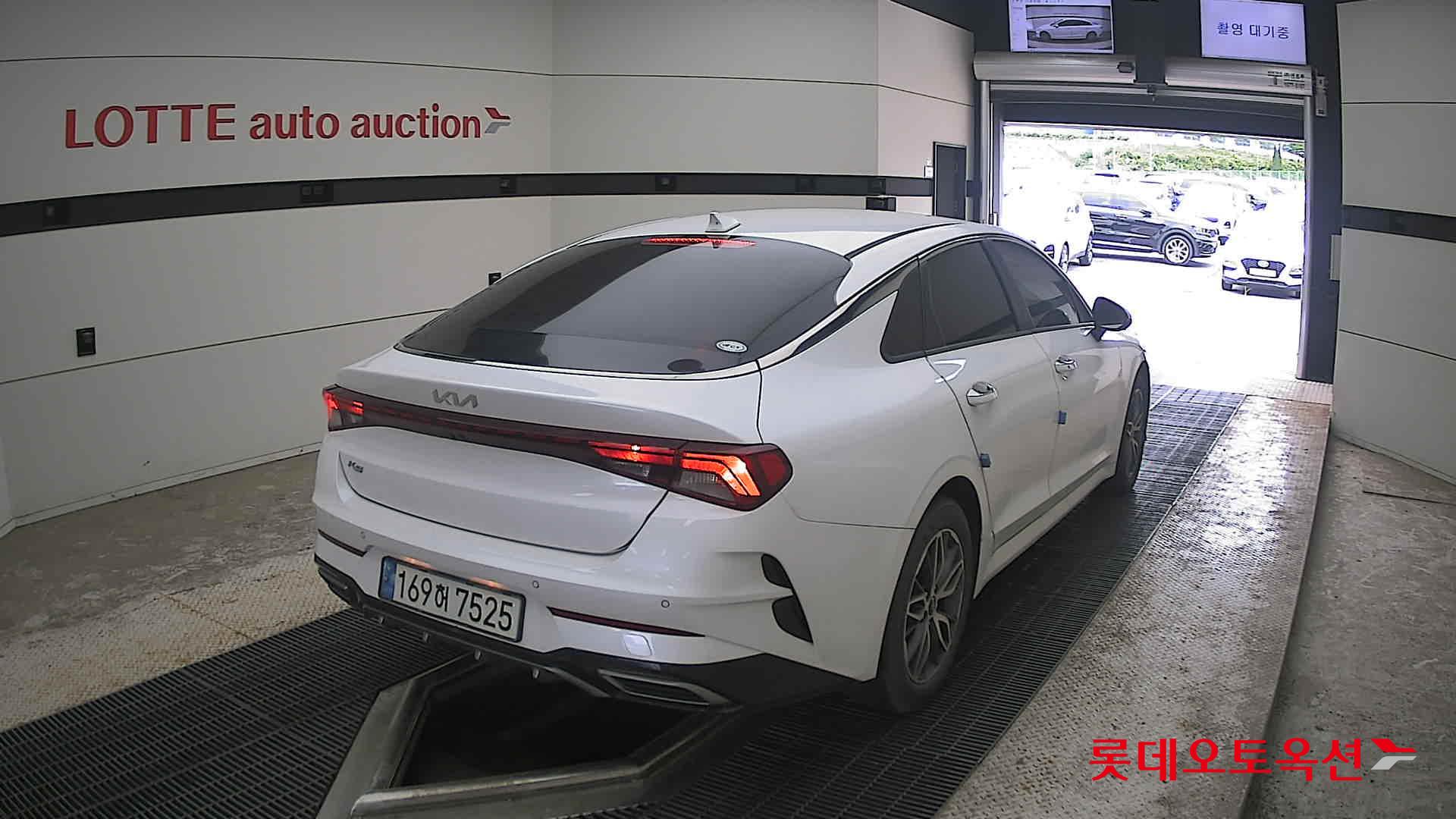 2022 - kia k5