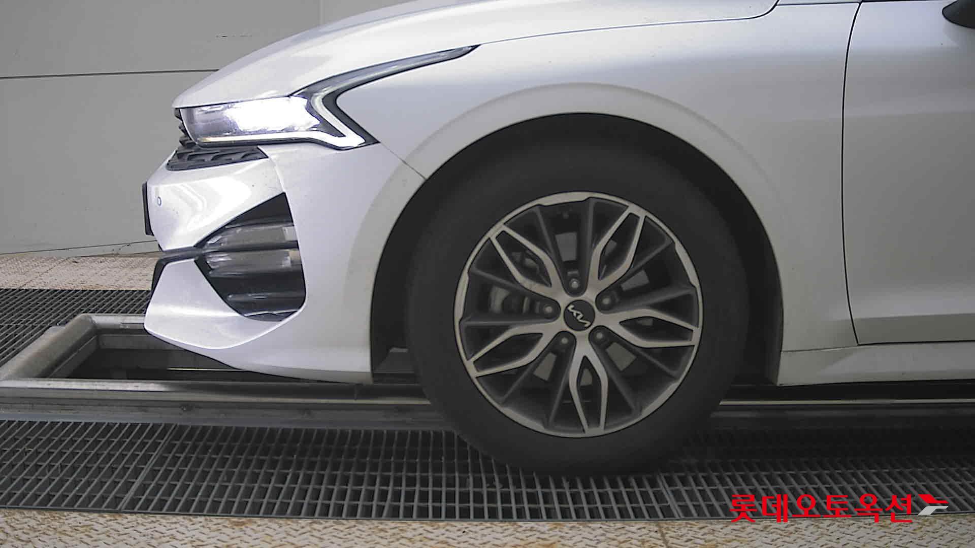 2022 - kia k5