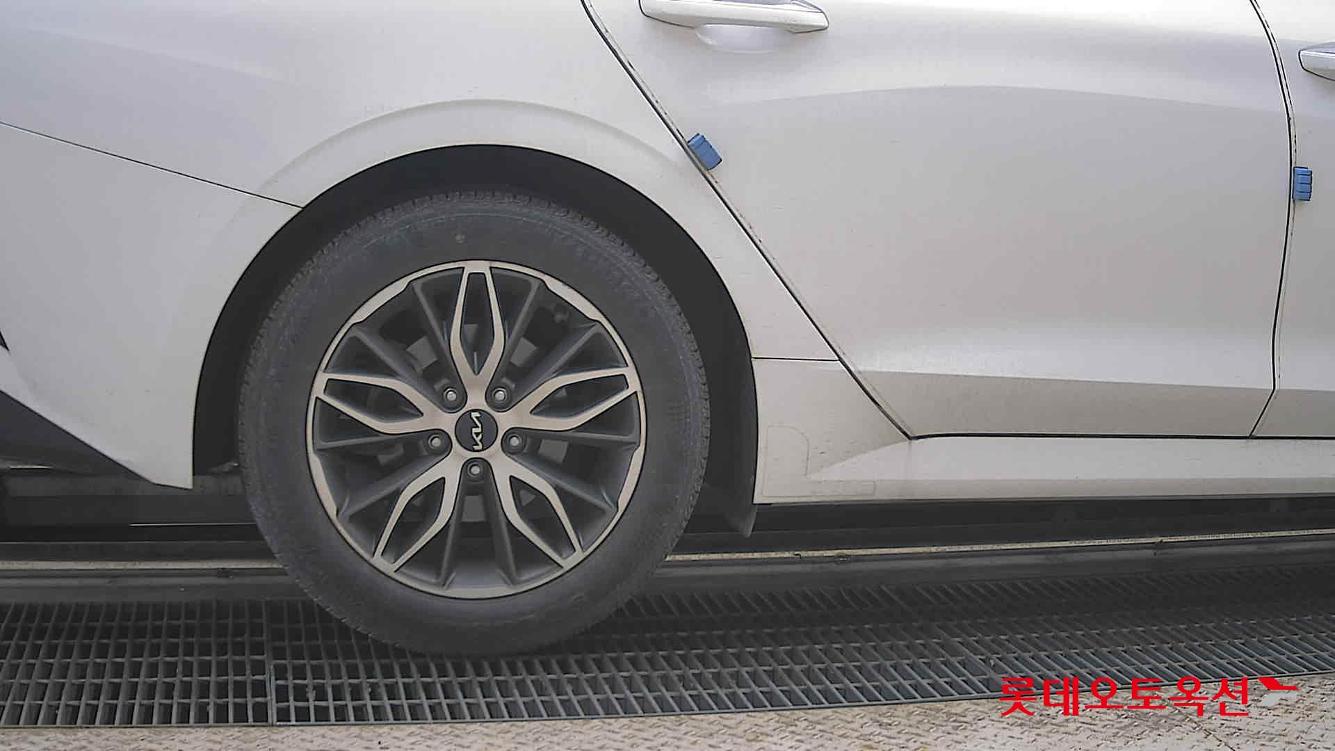 2022 - kia k5