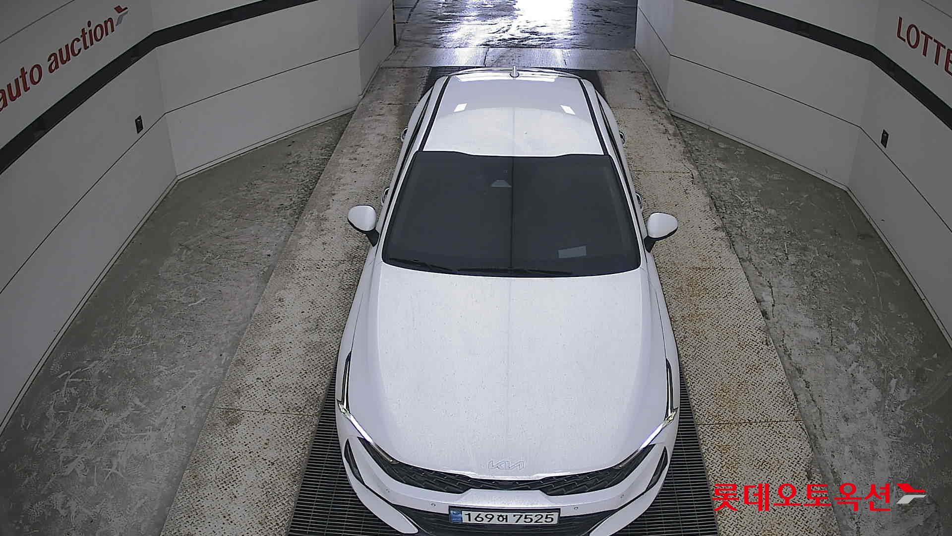2022 - kia k5