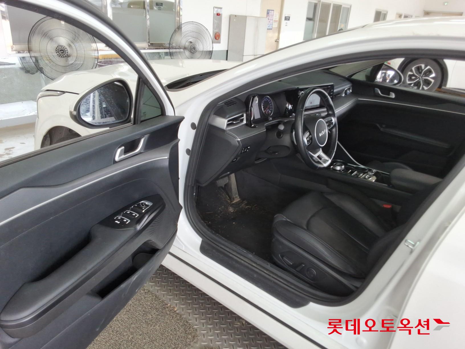 2022 - kia k5