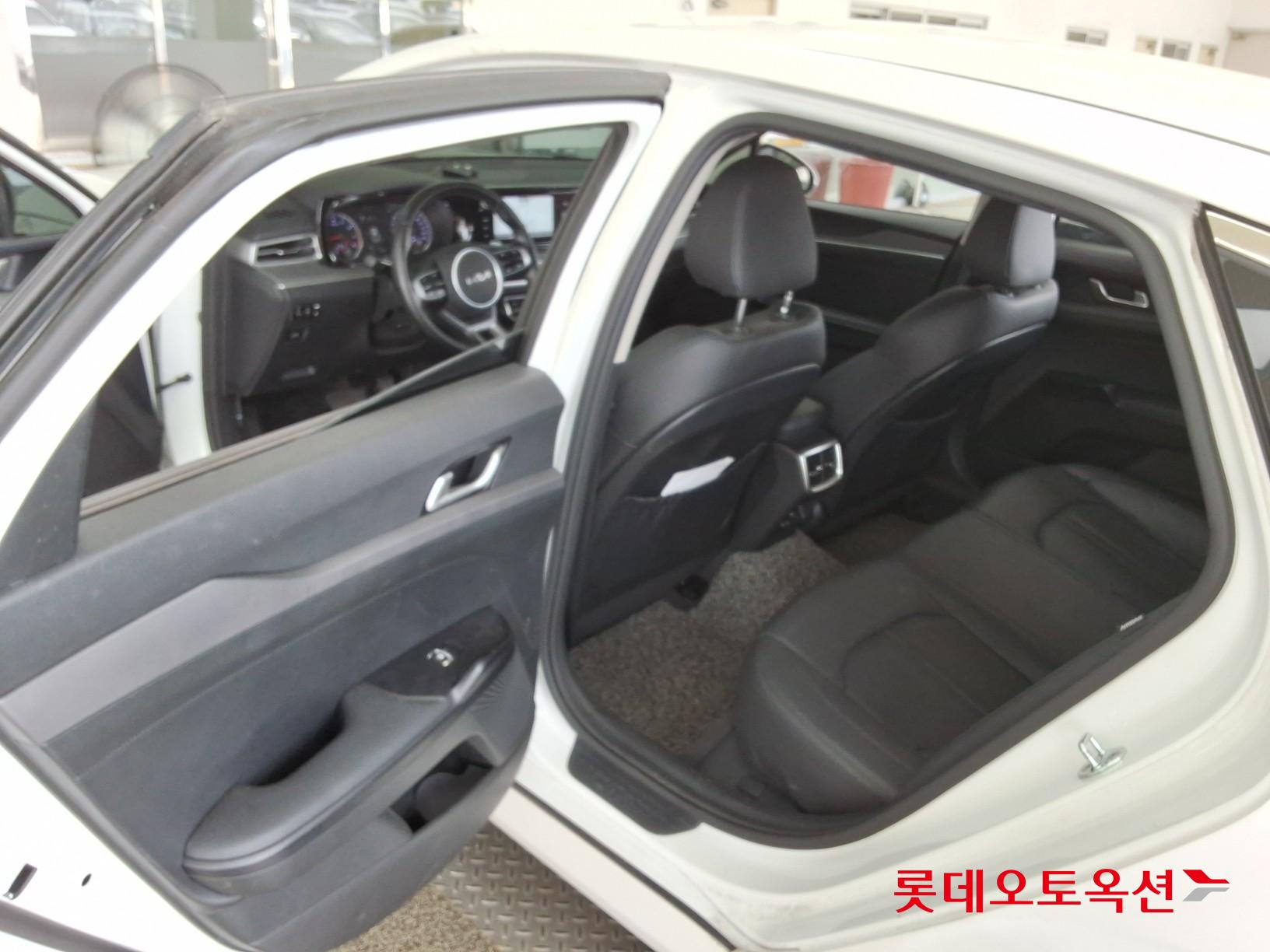 2022 - kia k5