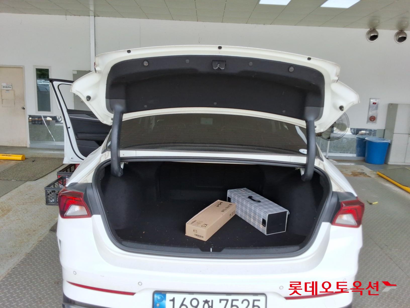 2022 - kia k5