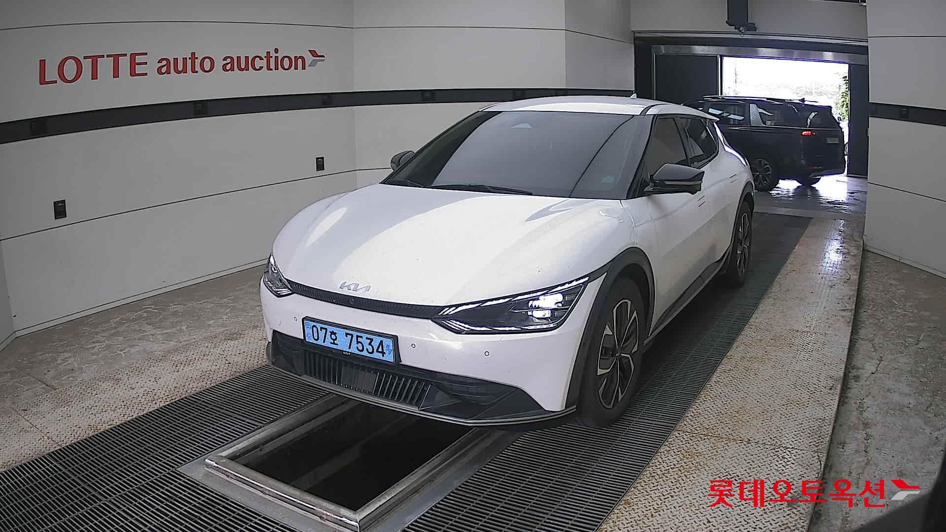 2022 - kia ev6