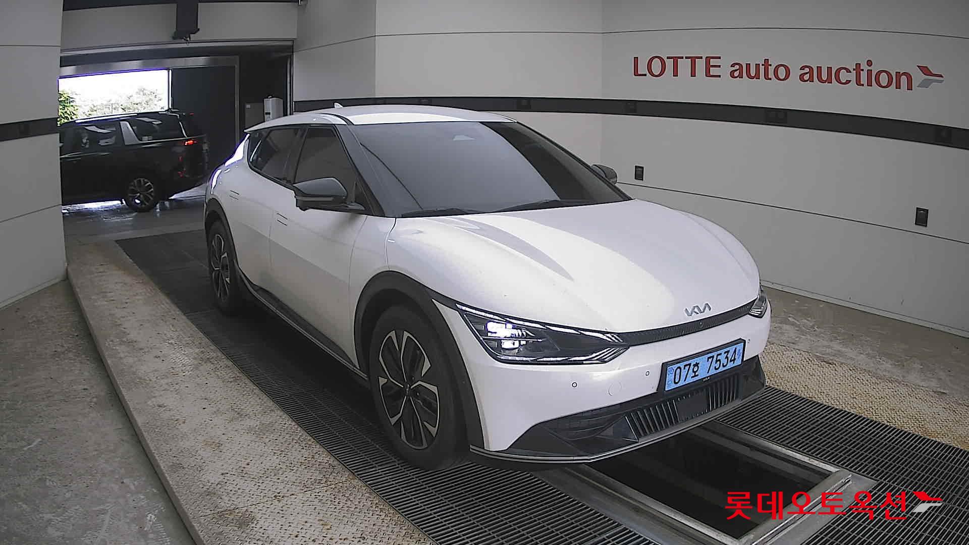 2022 - kia ev6