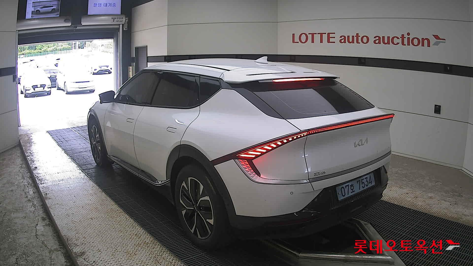 2022 - kia ev6