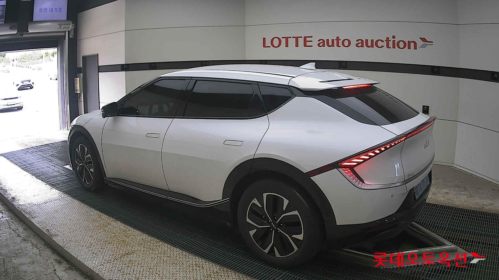 2022 - kia ev6