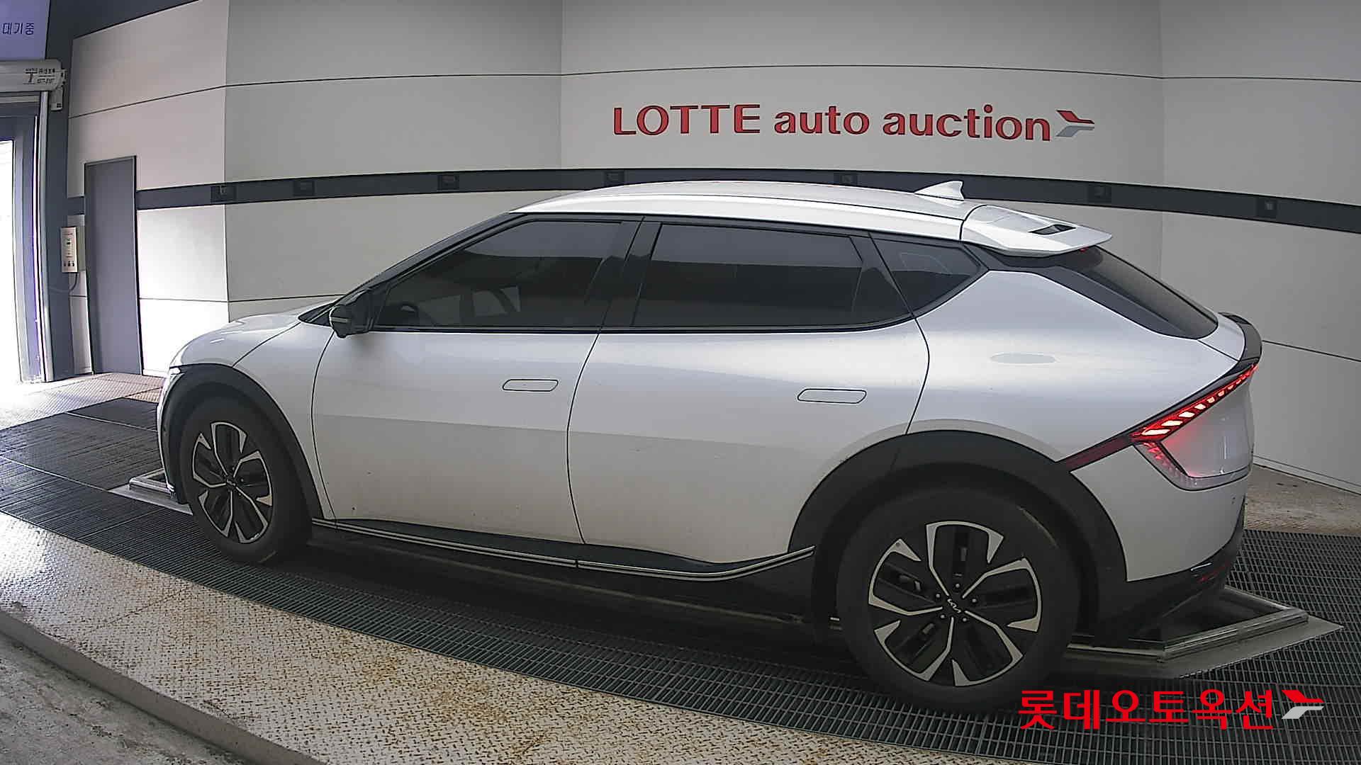 2022 - kia ev6