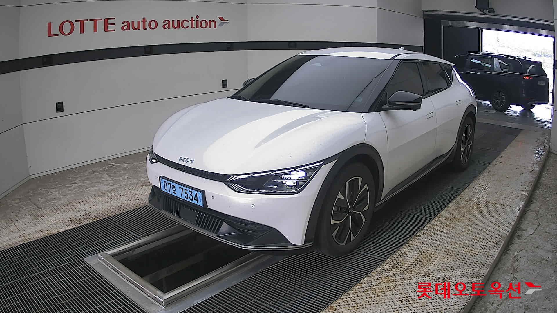 2022 - kia ev6