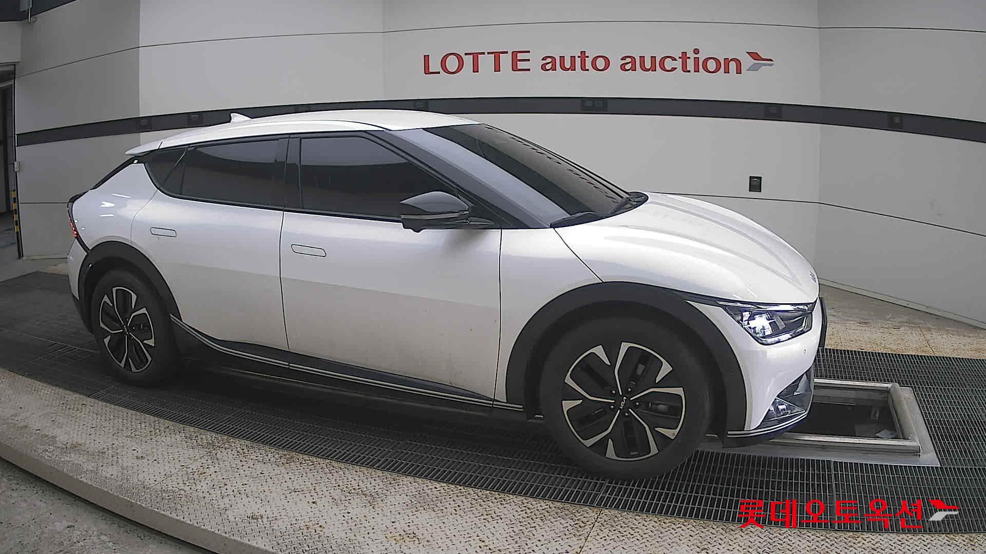 2022 - kia ev6