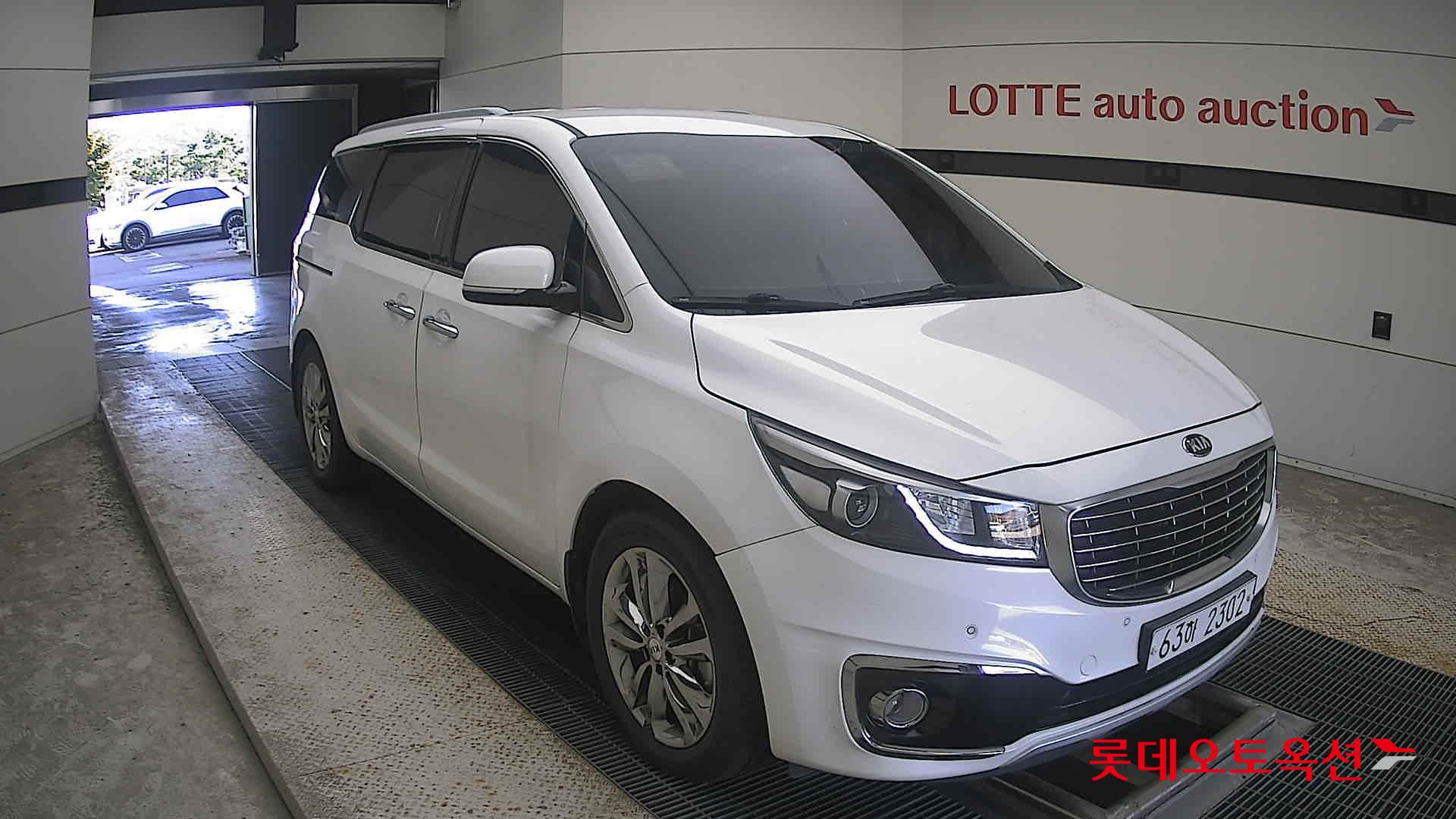 Kia Carnival 2018 Snow White Pearl из Кореи, фото 2
