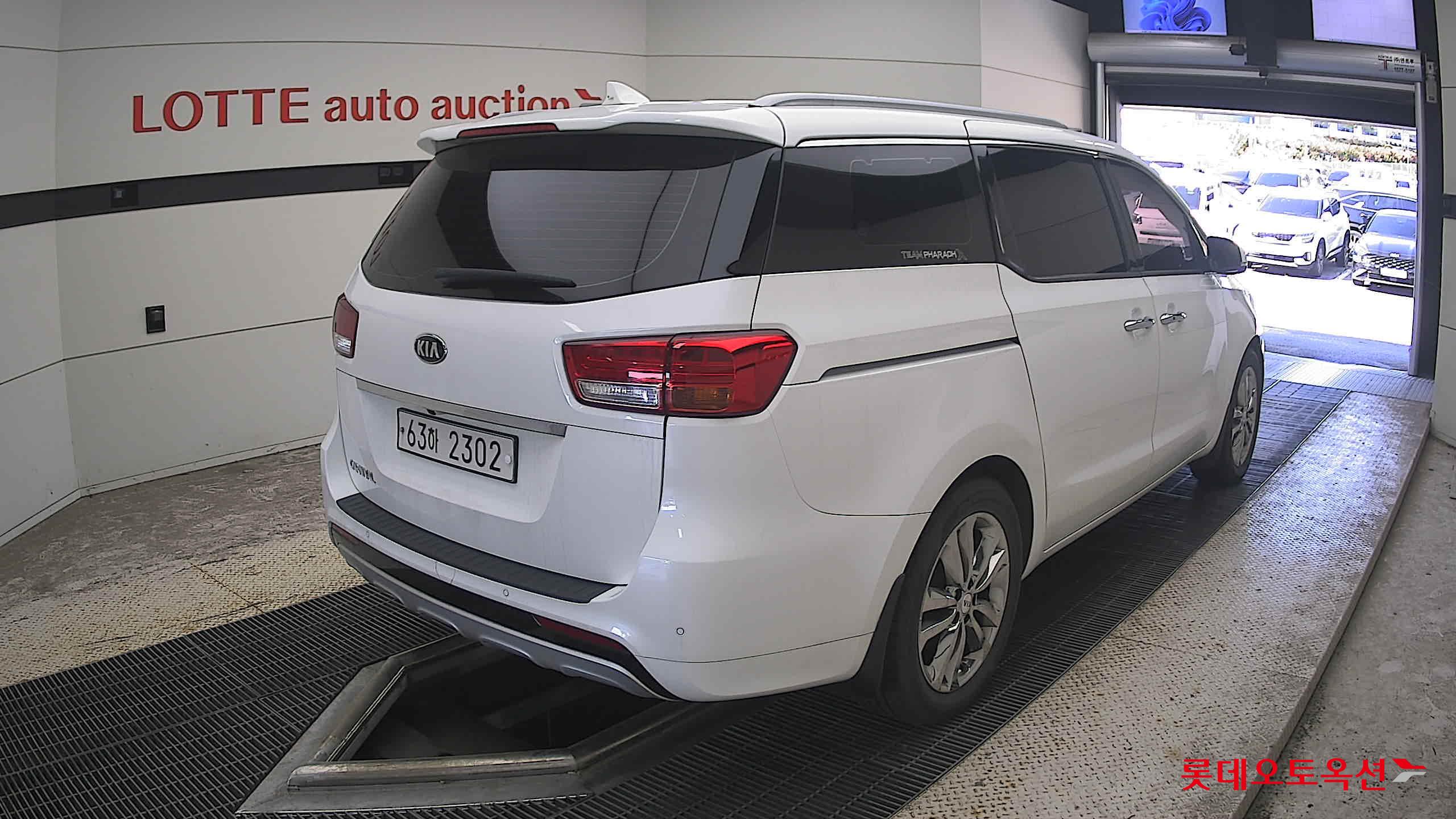 Kia Carnival 2018 Snow White Pearl из Кореи, фото 4