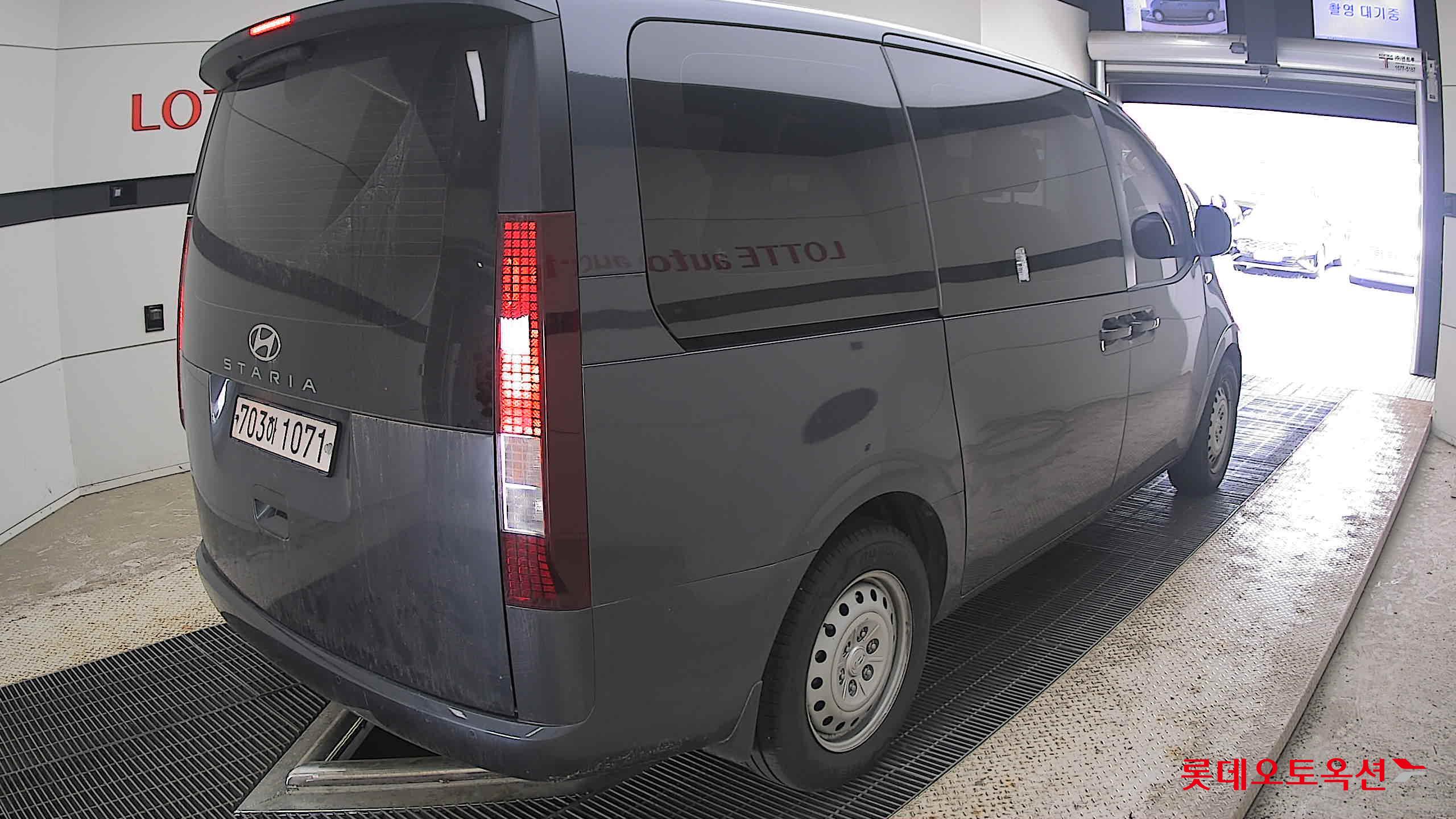2022 - hyundai staria
