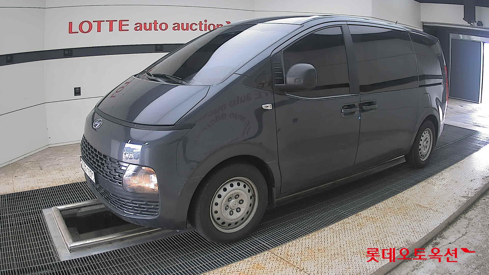 2022 - hyundai staria