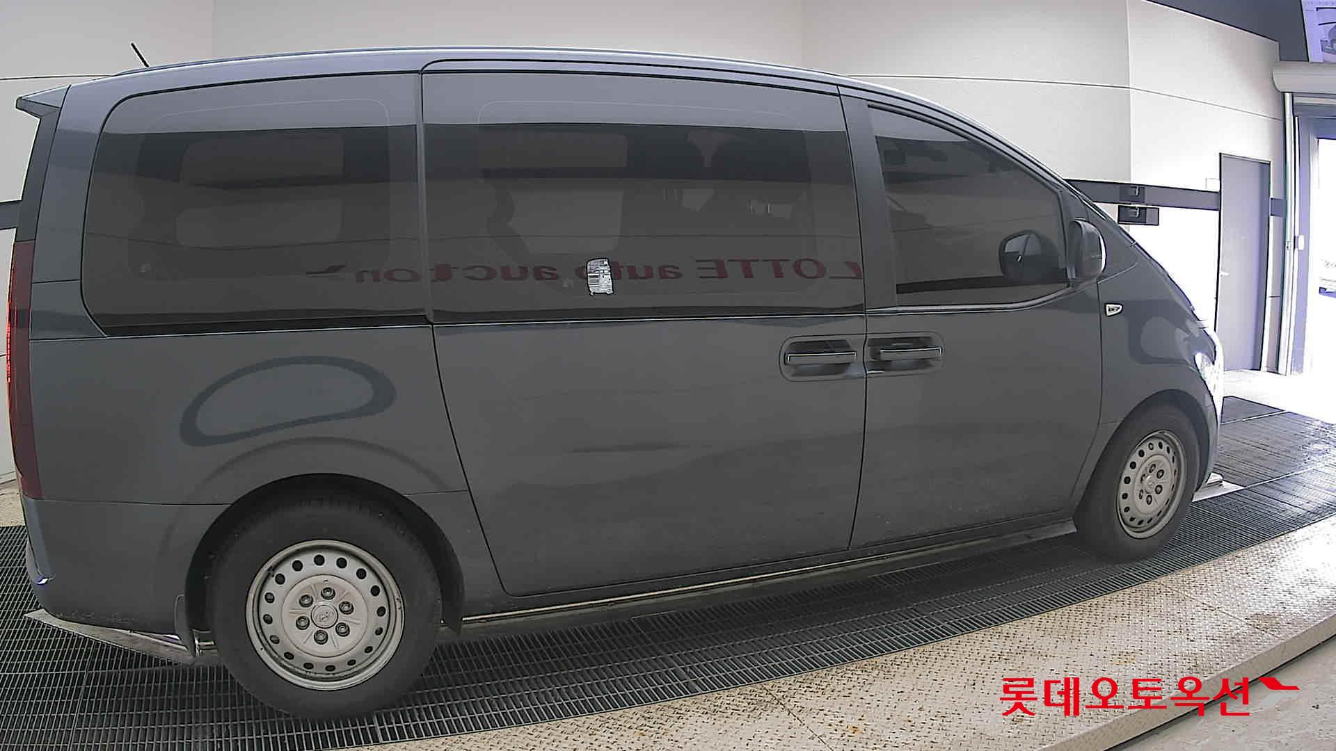 2022 - hyundai staria