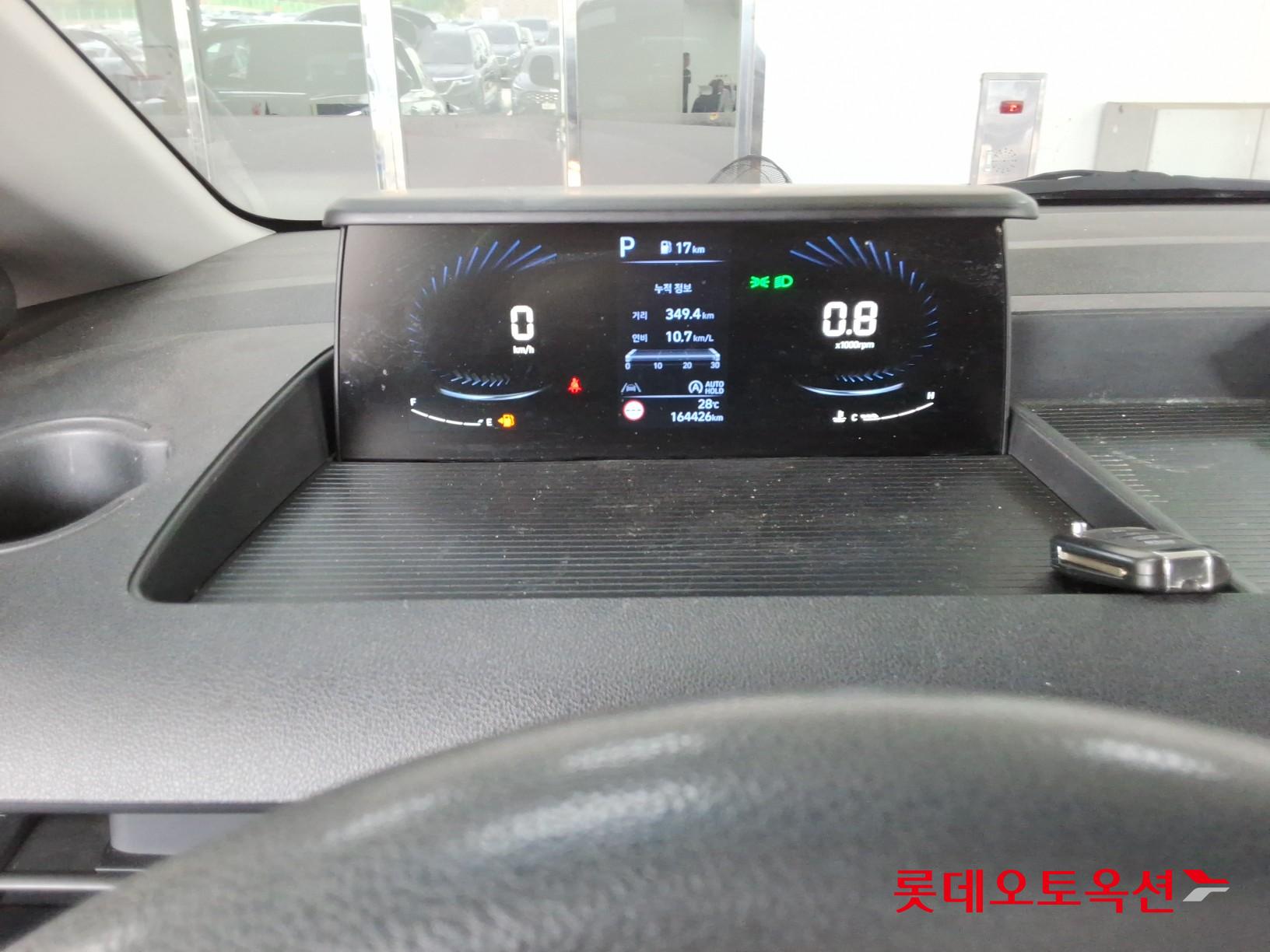 2022 - hyundai staria