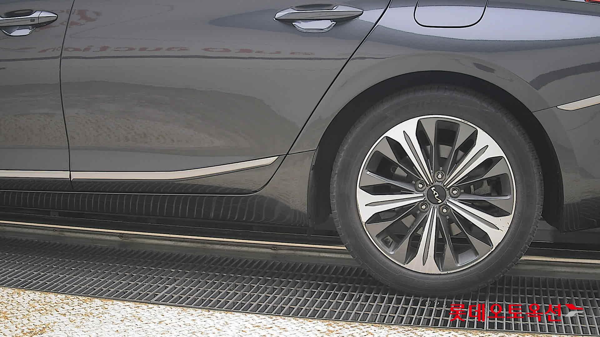2023 - kia k8