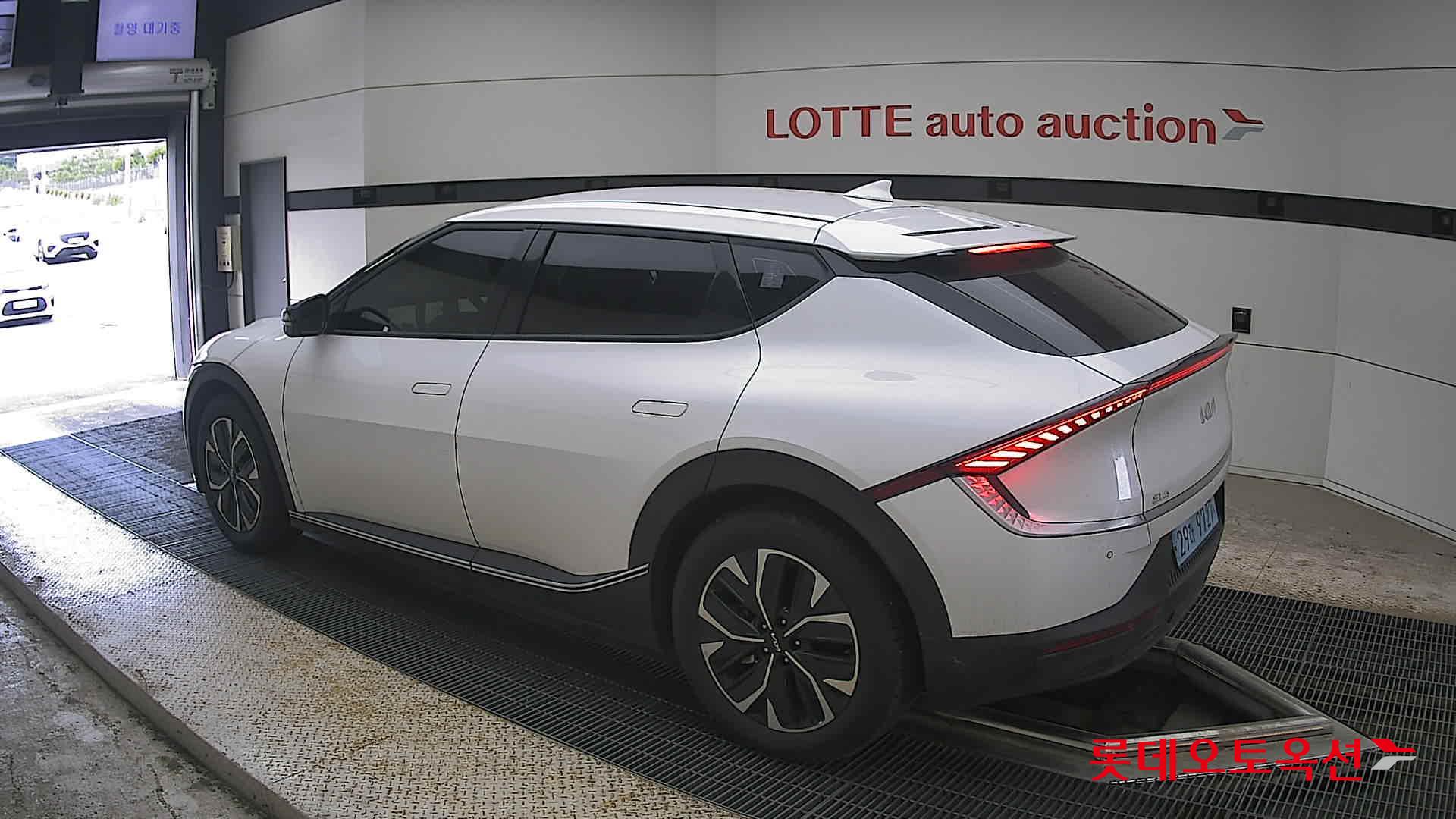 2022 - kia ev6