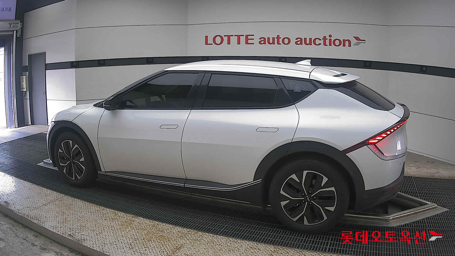 2022 - kia ev6