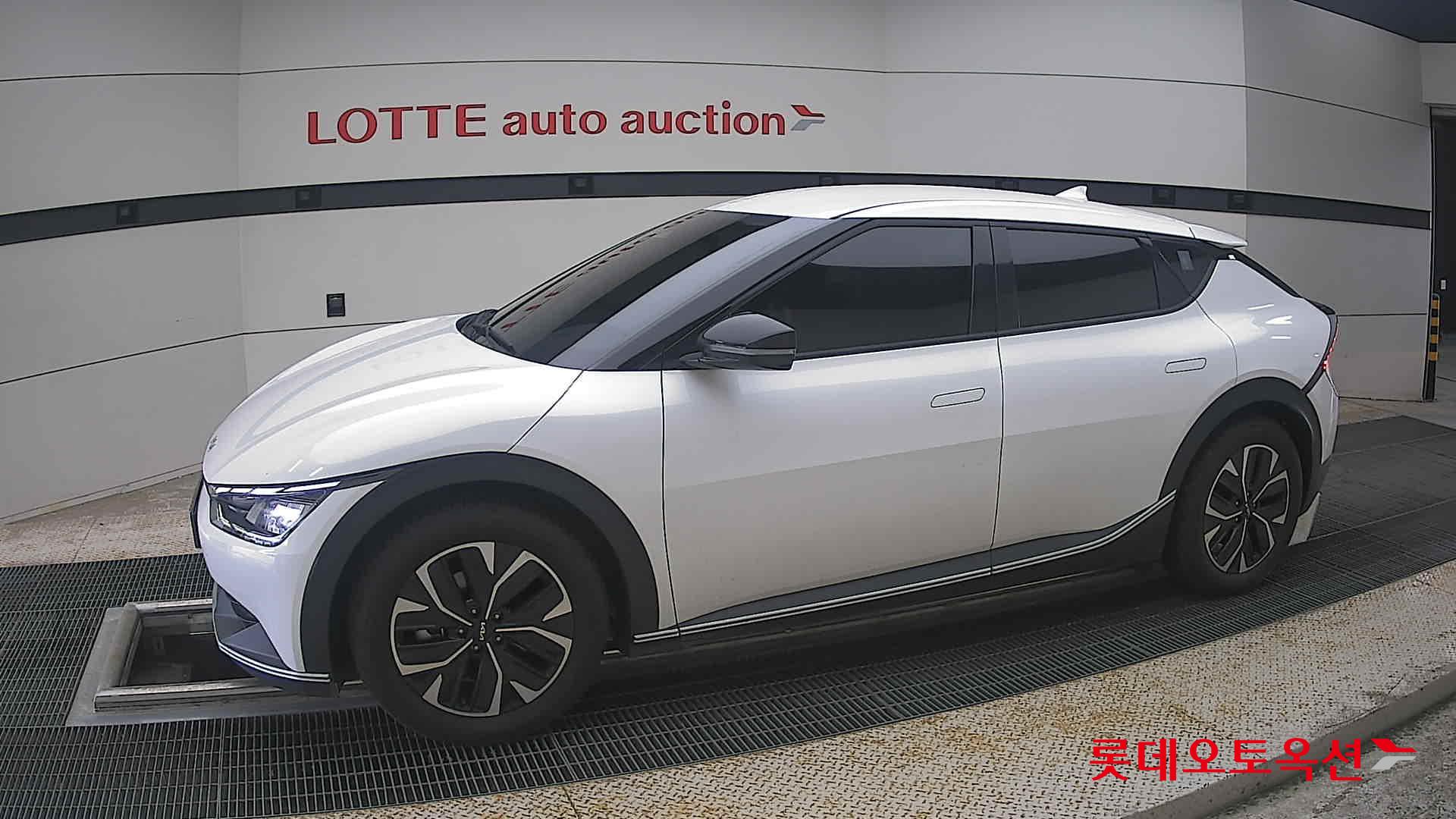 2022 - kia ev6