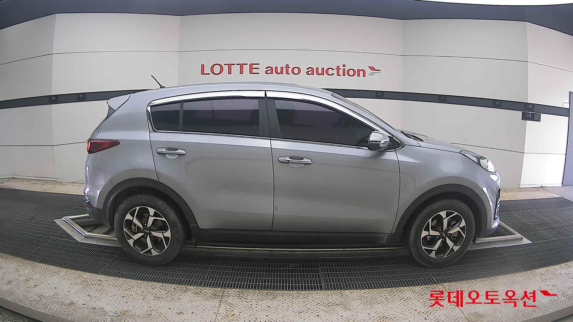 2021 - kia sportage
