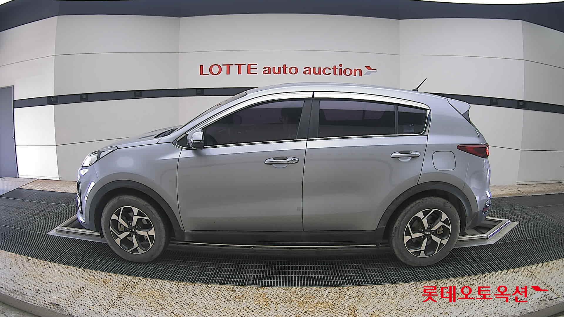 2021 - kia sportage