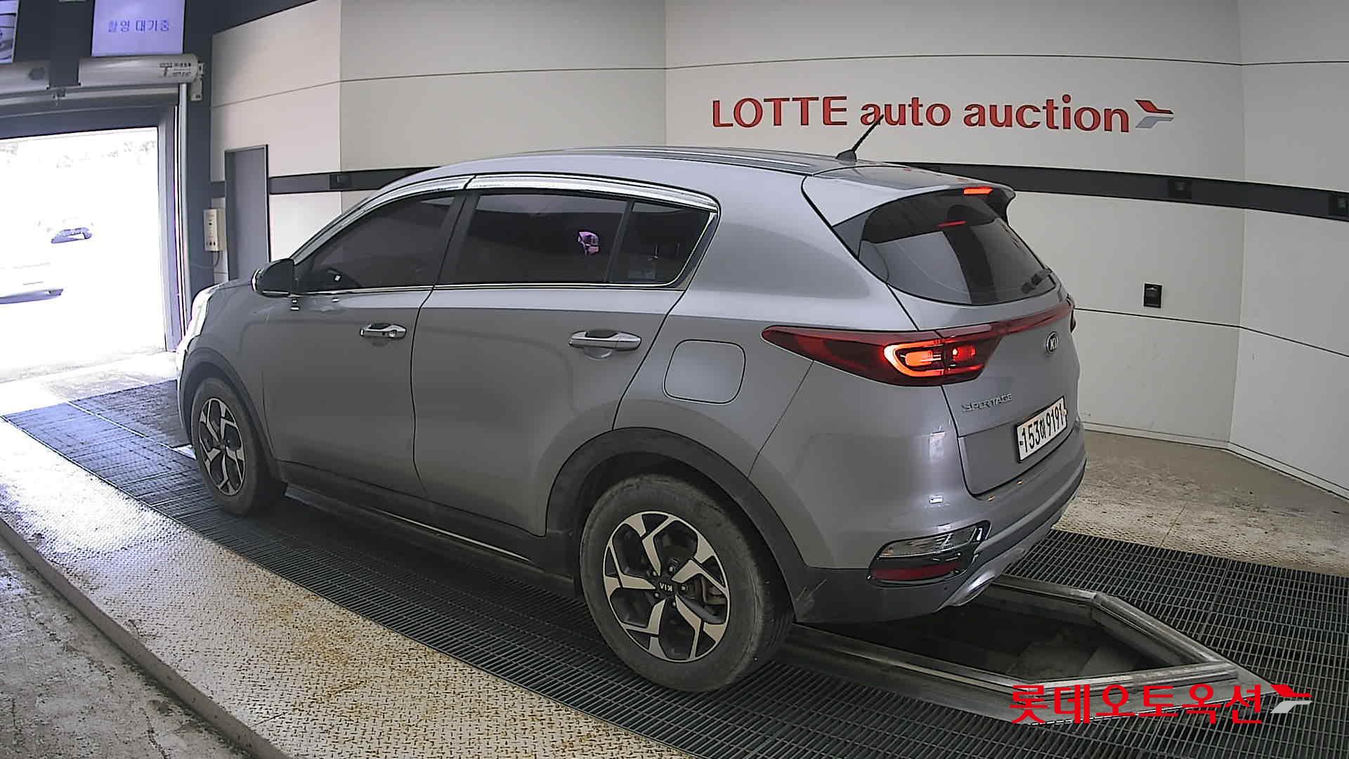 2021 - kia sportage