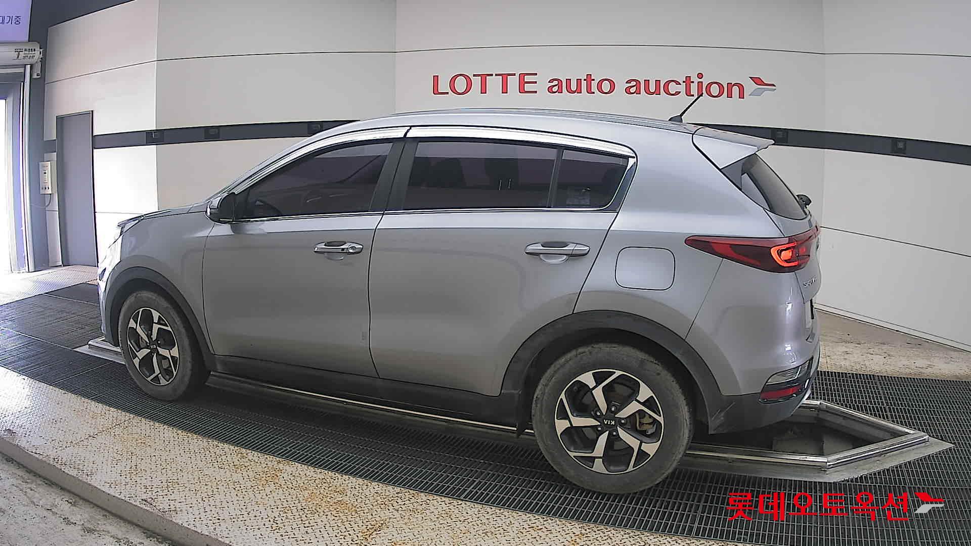 2021 - kia sportage
