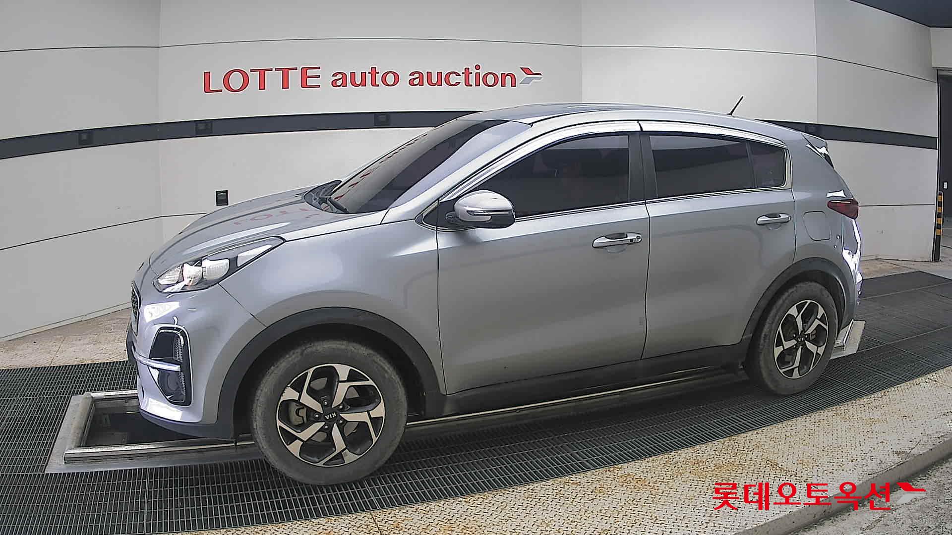 2021 - kia sportage