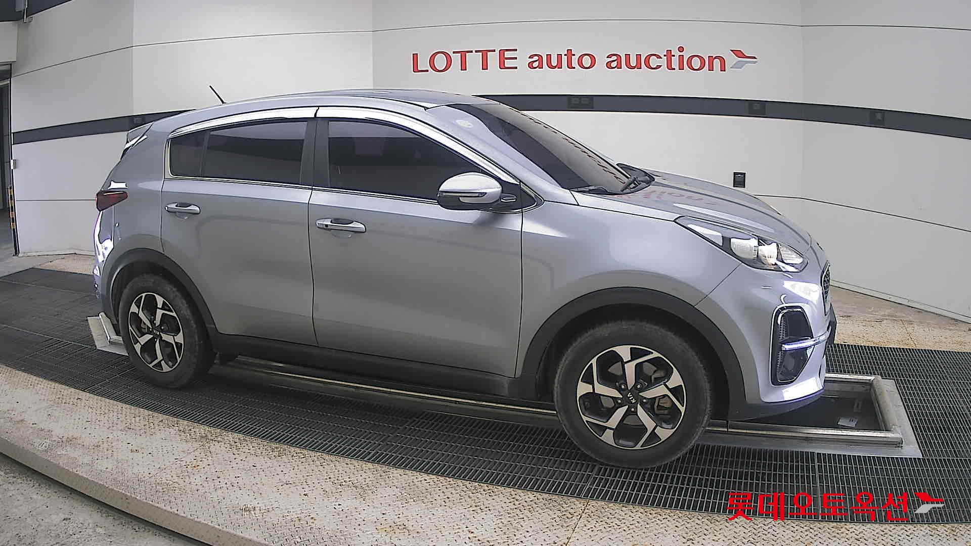 2021 - kia sportage