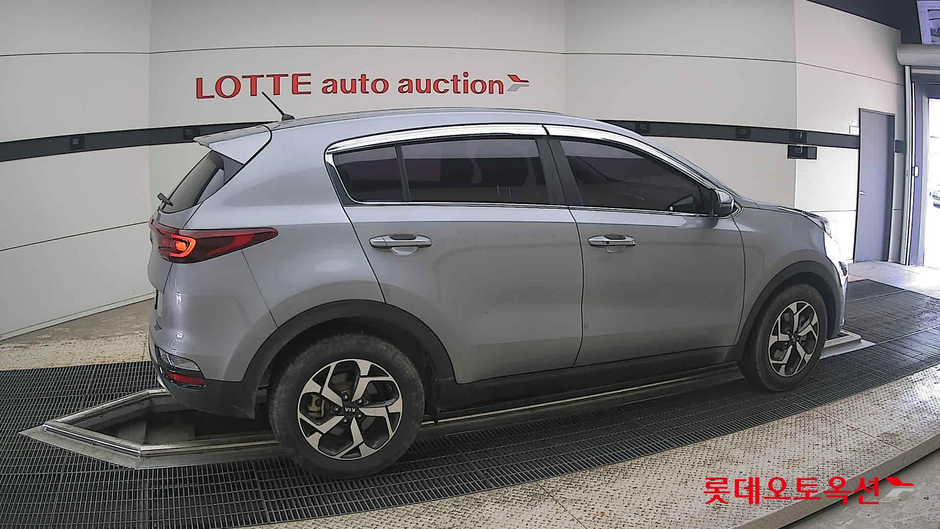 2021 - kia sportage