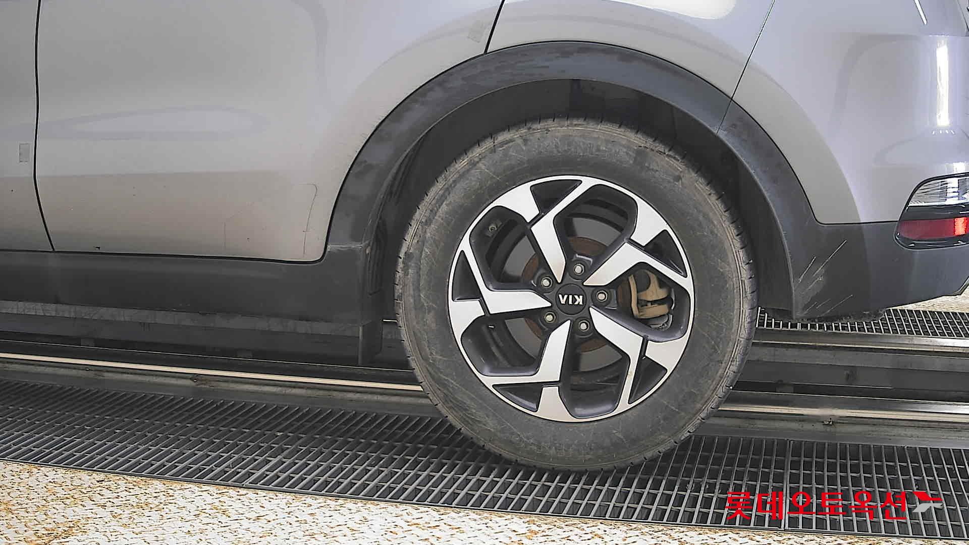 2021 - kia sportage