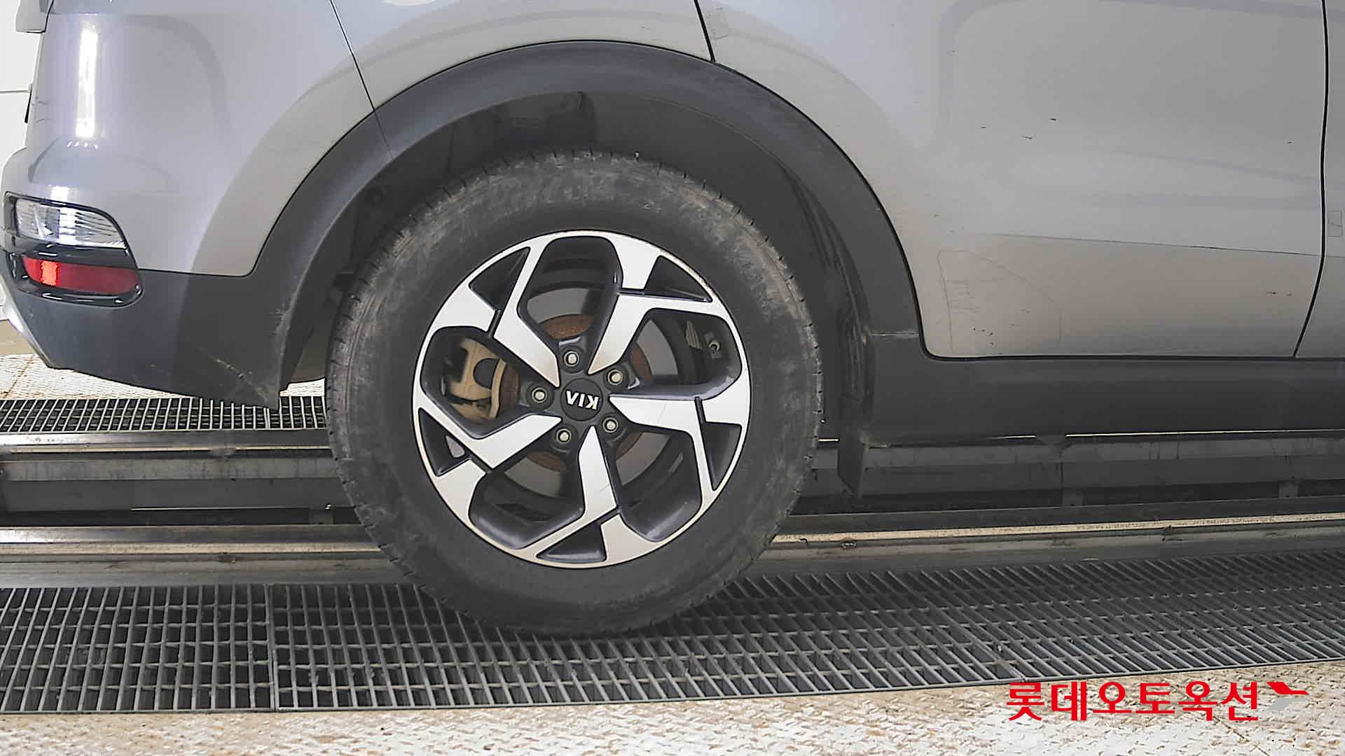 2021 - kia sportage